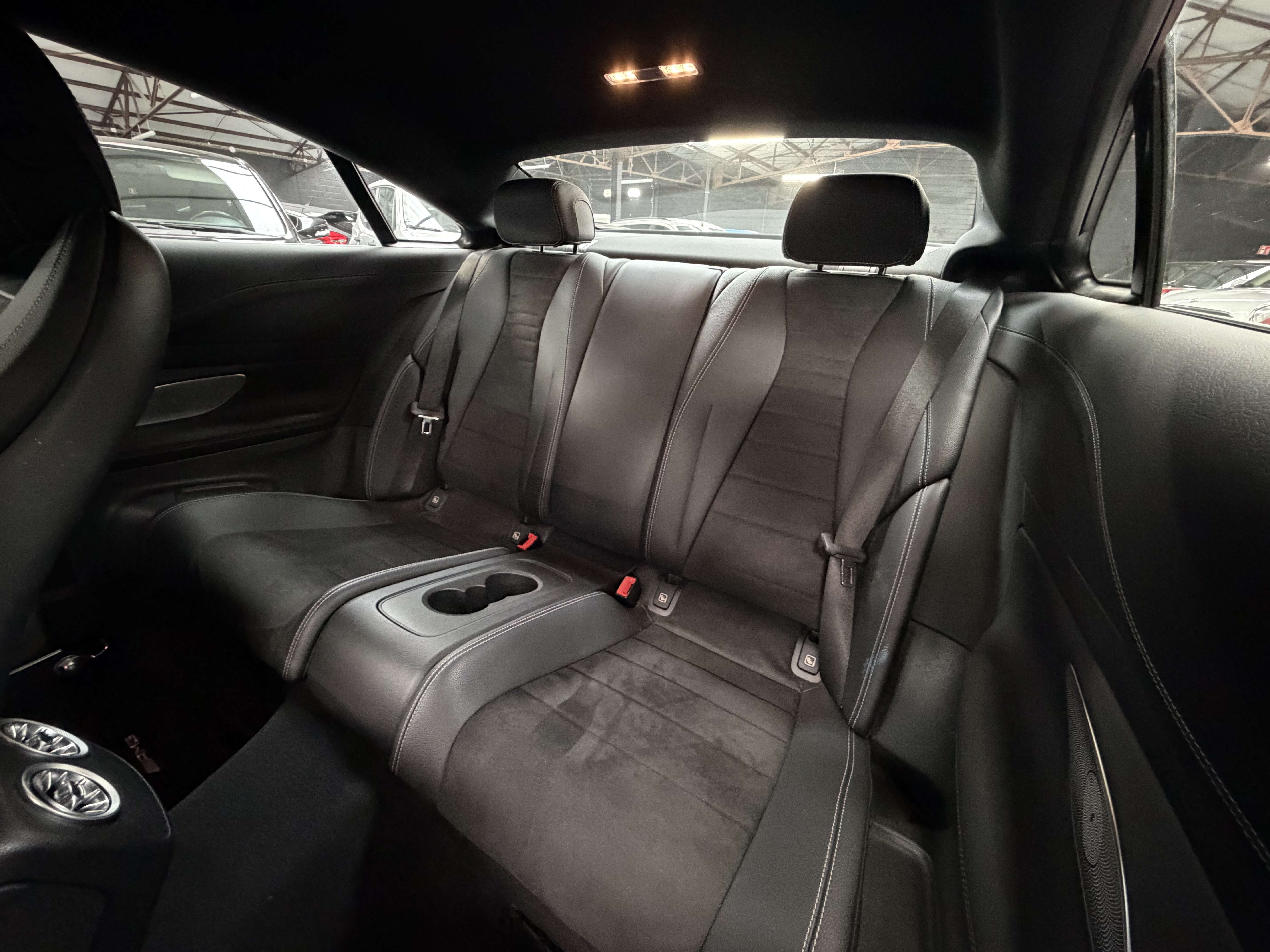 Mercedes-Benz E 200 i * PACK AMG * COCKPIT * SONO * CARPLAY * CAMERA