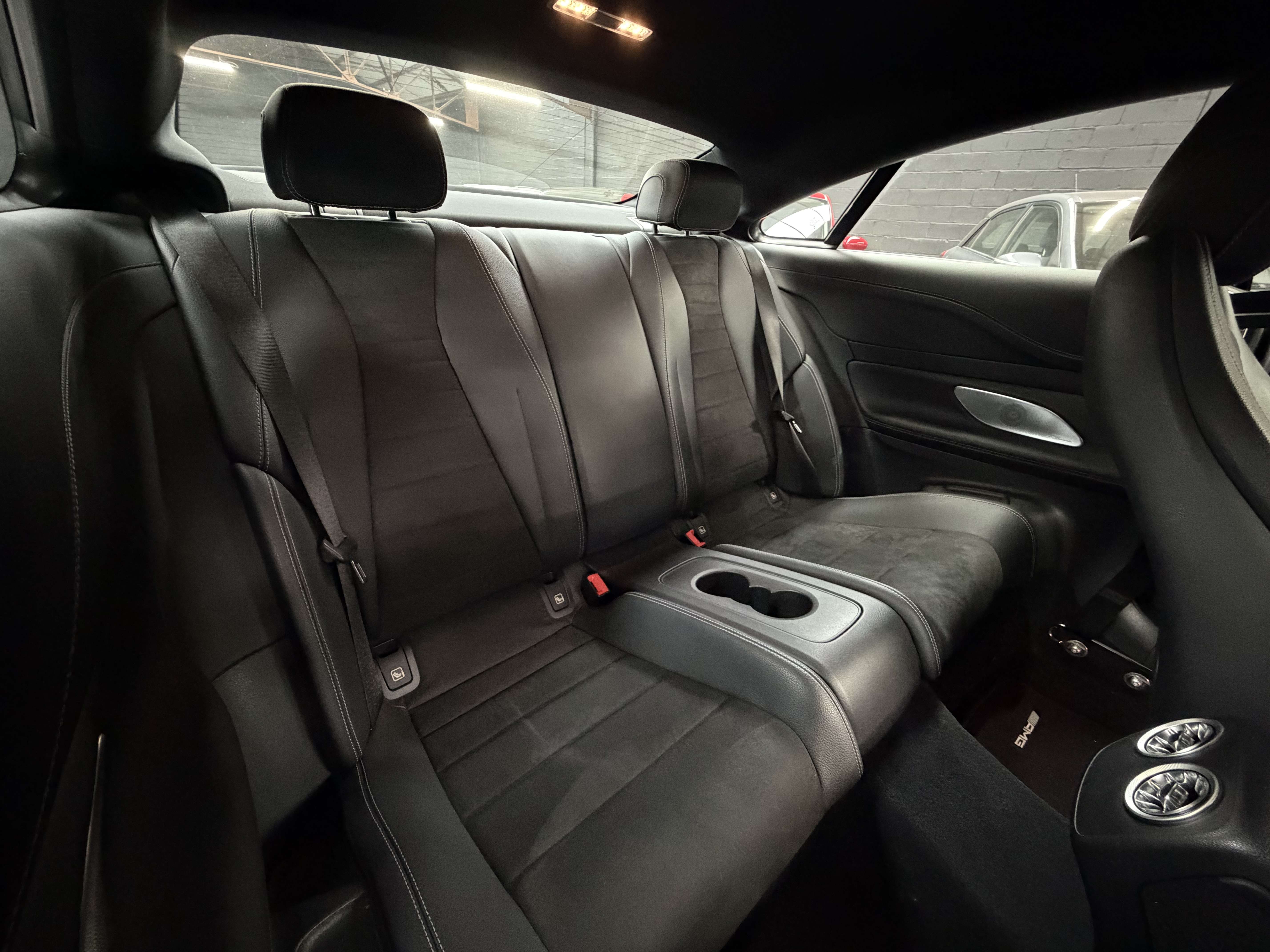 Mercedes-Benz E 200 i * PACK AMG * COCKPIT * SONO * CARPLAY * CAMERA