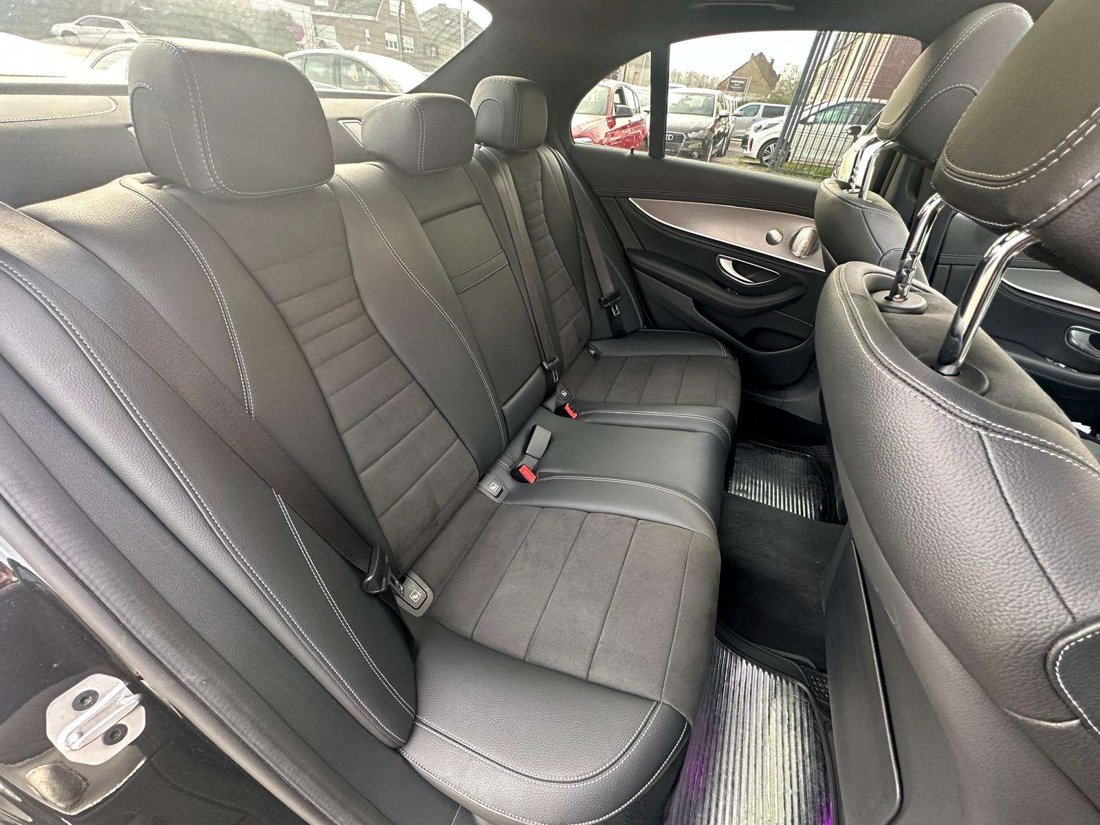 Mercedes-Benz E 300 de 4-Matic/PACK AMG/PACK NIGHT/TOIT PANO/GARANTIE