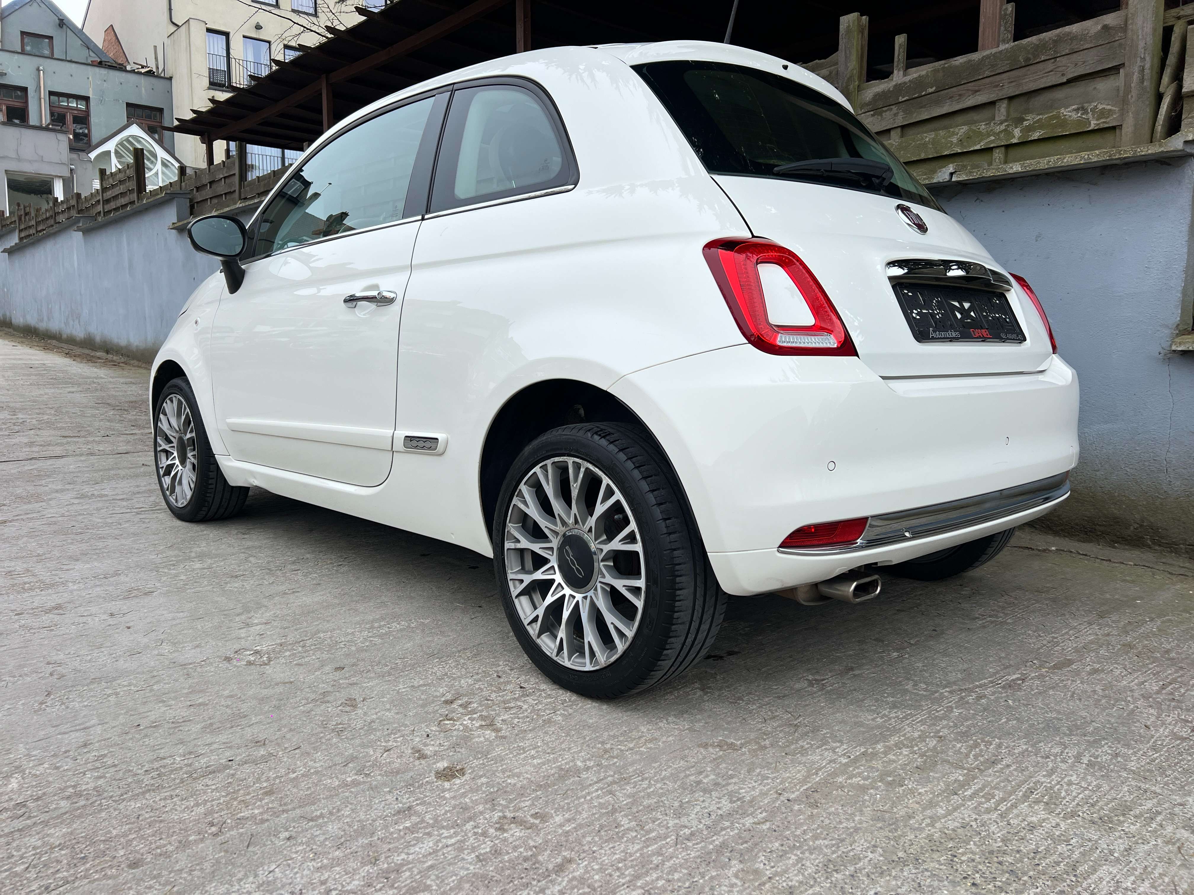 Fiat 500 1.2i Lounge ( Navig Appel CarPlay clim pdc)