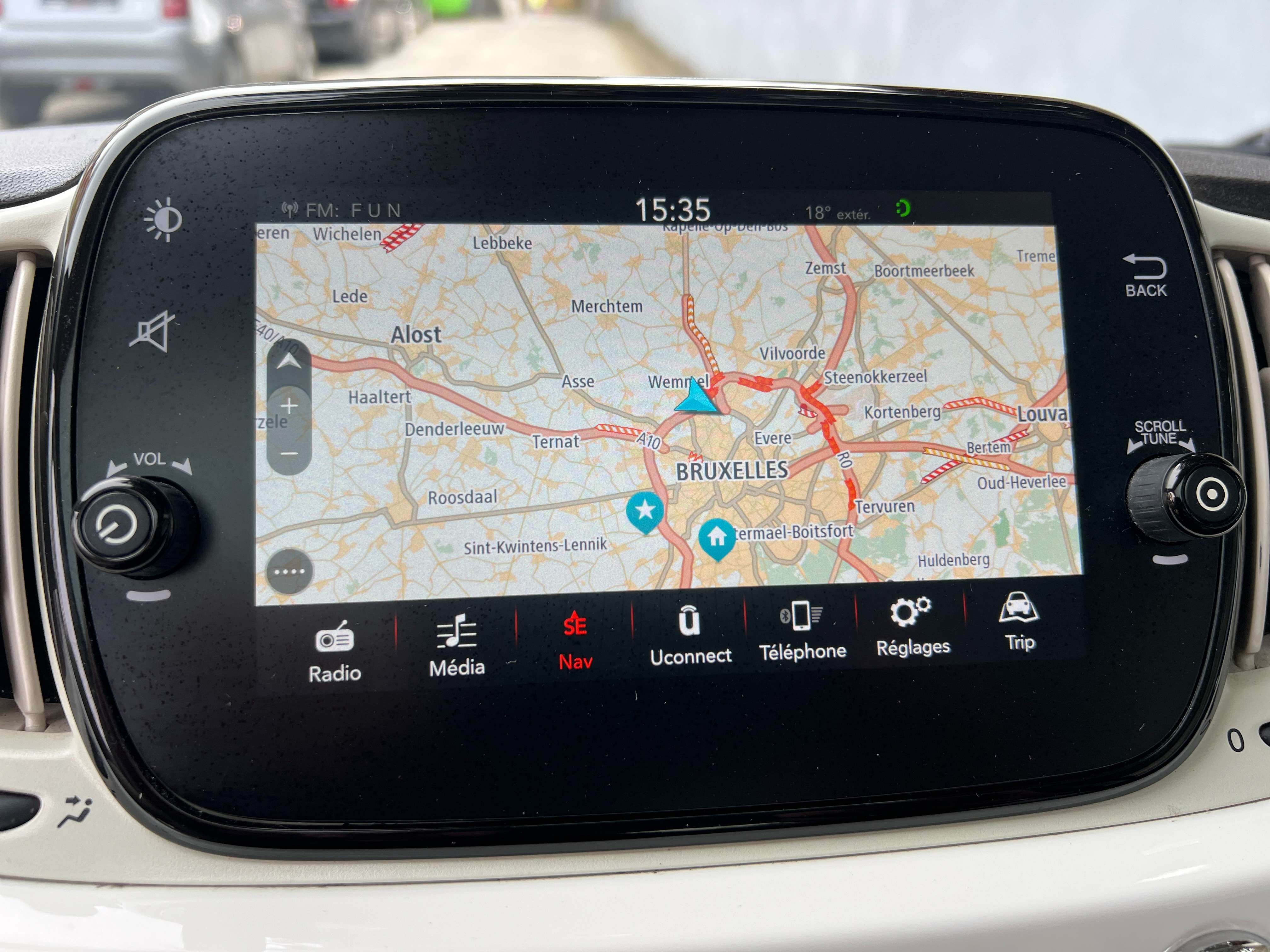 Fiat 500 1.2i Lounge ( Navig Appel CarPlay clim pdc)