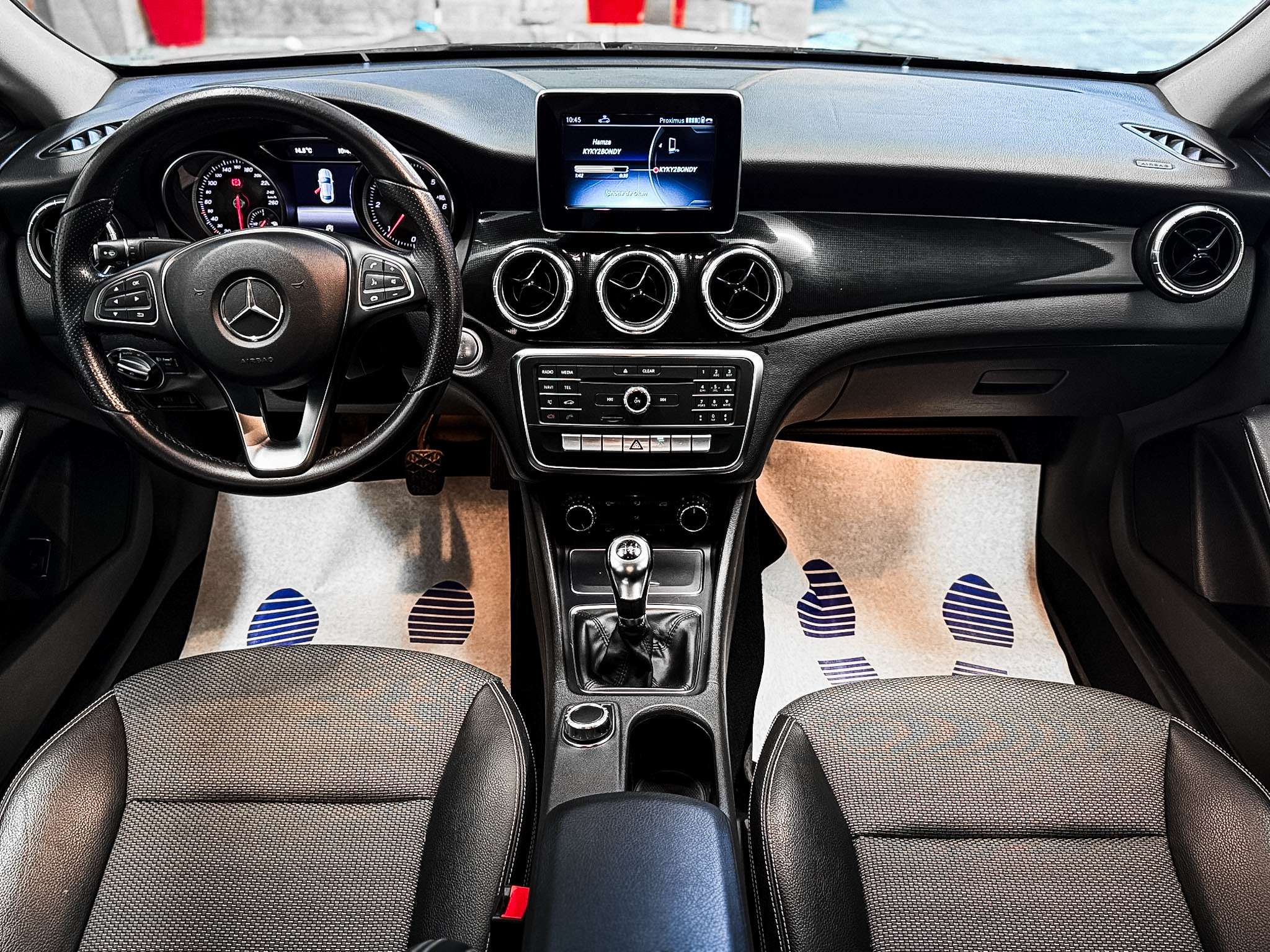 Mercedes-Benz CLA 180 d, TVA DEDUCTIBLE , GARANTIE 1AN