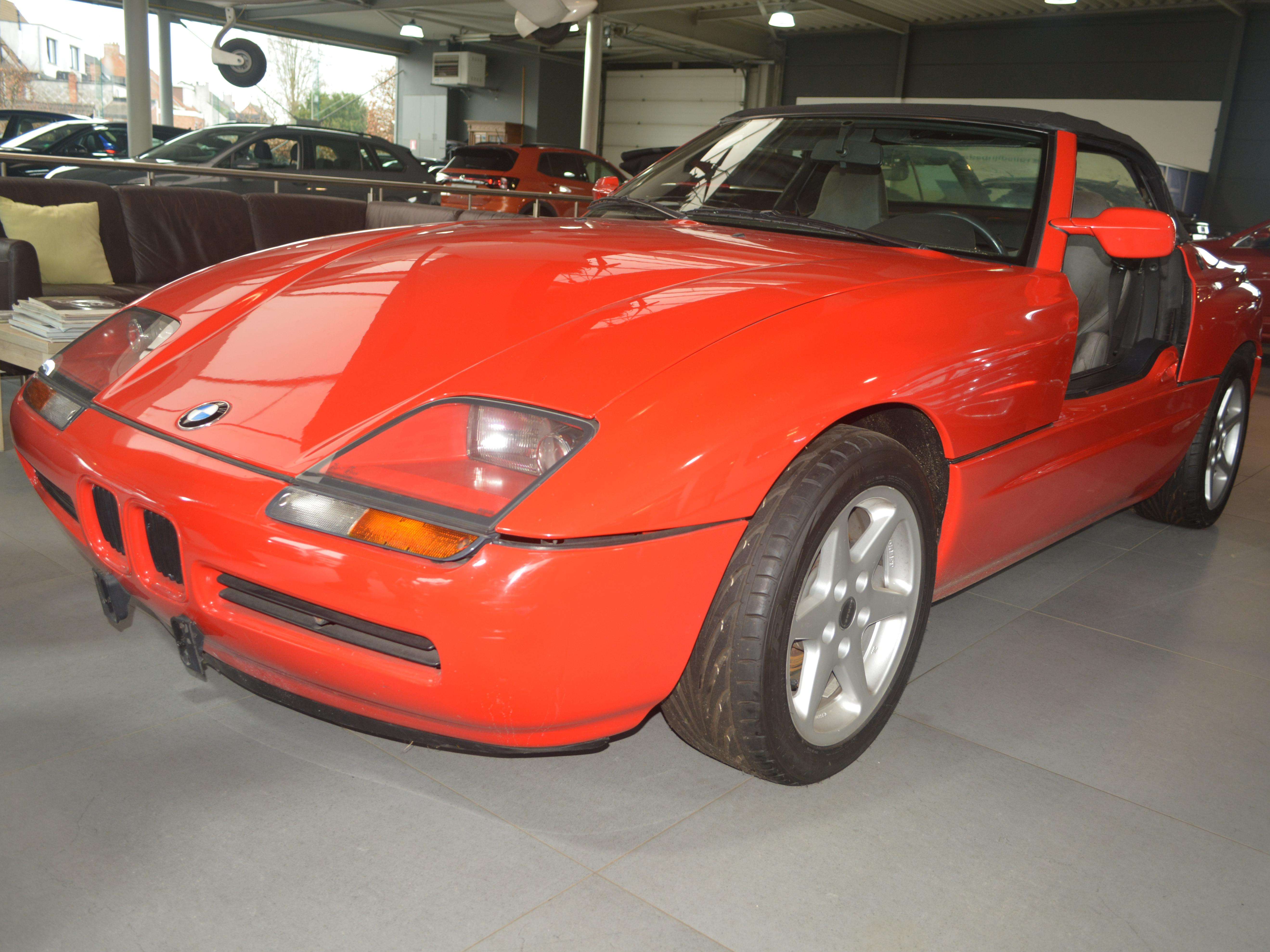 BMW Z1 2.5 L //2 STUKS ROOD 45000 eur // ZWART 39990 eur