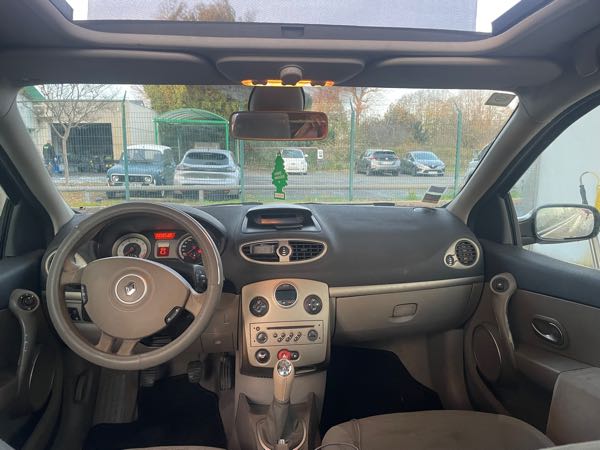 Renault Clio II (2) 1.6 16S 110 INITIALE 5P