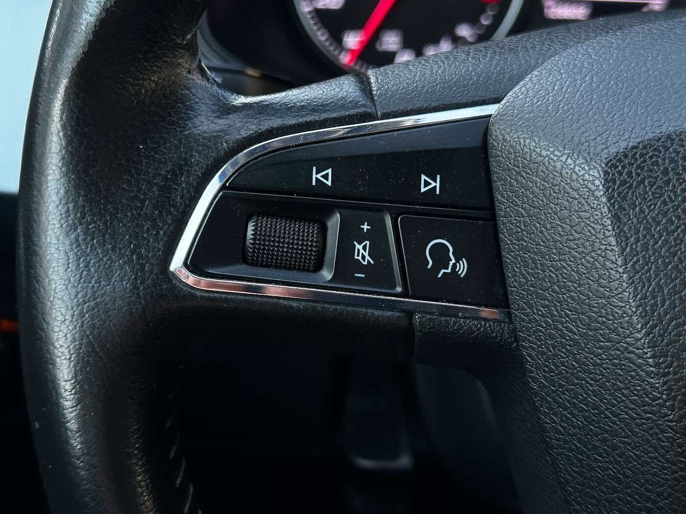 SEAT Arona 1.0 TSI Move! LED/SENSOR/GPS/CARPLAY/CRUISE/