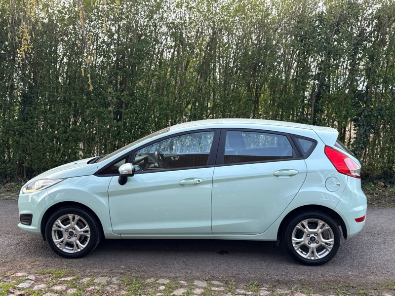 Ford FIESTA 1.0 ESS 80CH BUSINESS * 5 PORTES * 2017 * 1ERE MAIN