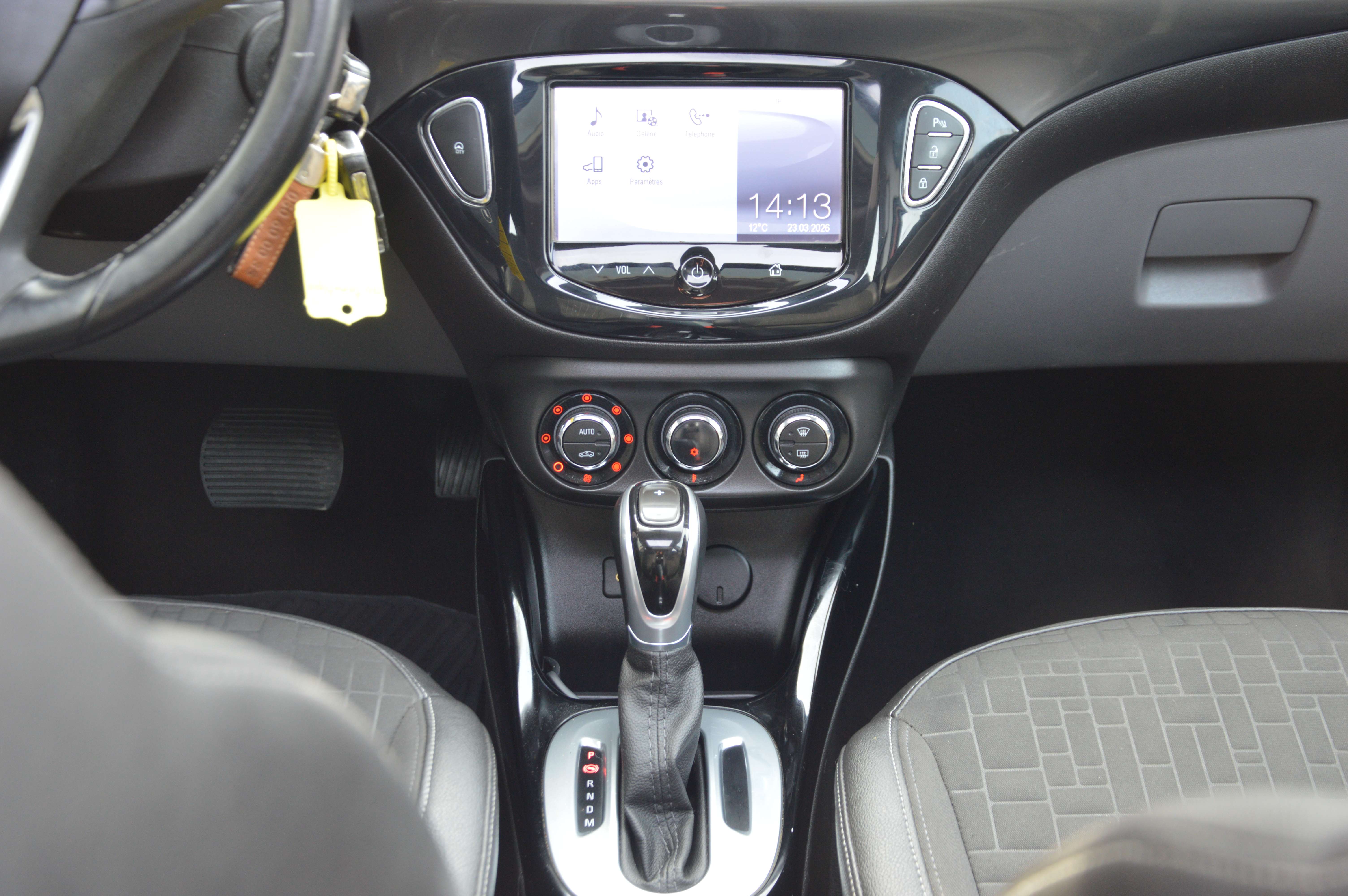 Opel Corsa 1.4i Cosmo BOITE AUT TOIT OUV CARPLAY CAM 66.844KM