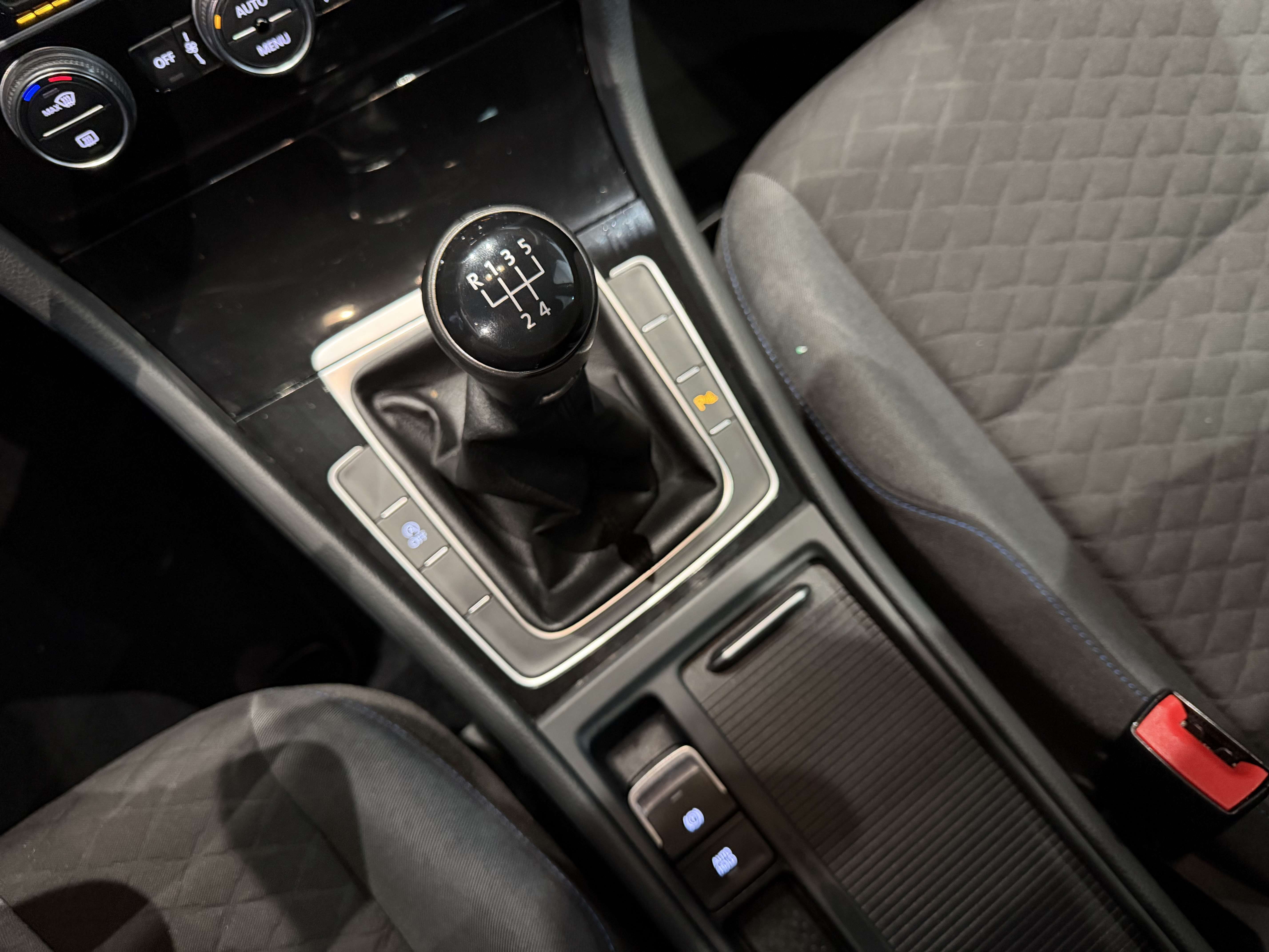 Volkswagen Golf 1.0 TSI Join - GARANTIE 12MOIS - 1ERPRO