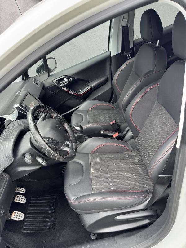 Peugeot 208 1.2 PureTech 110ch S&S BVM5 GT Line