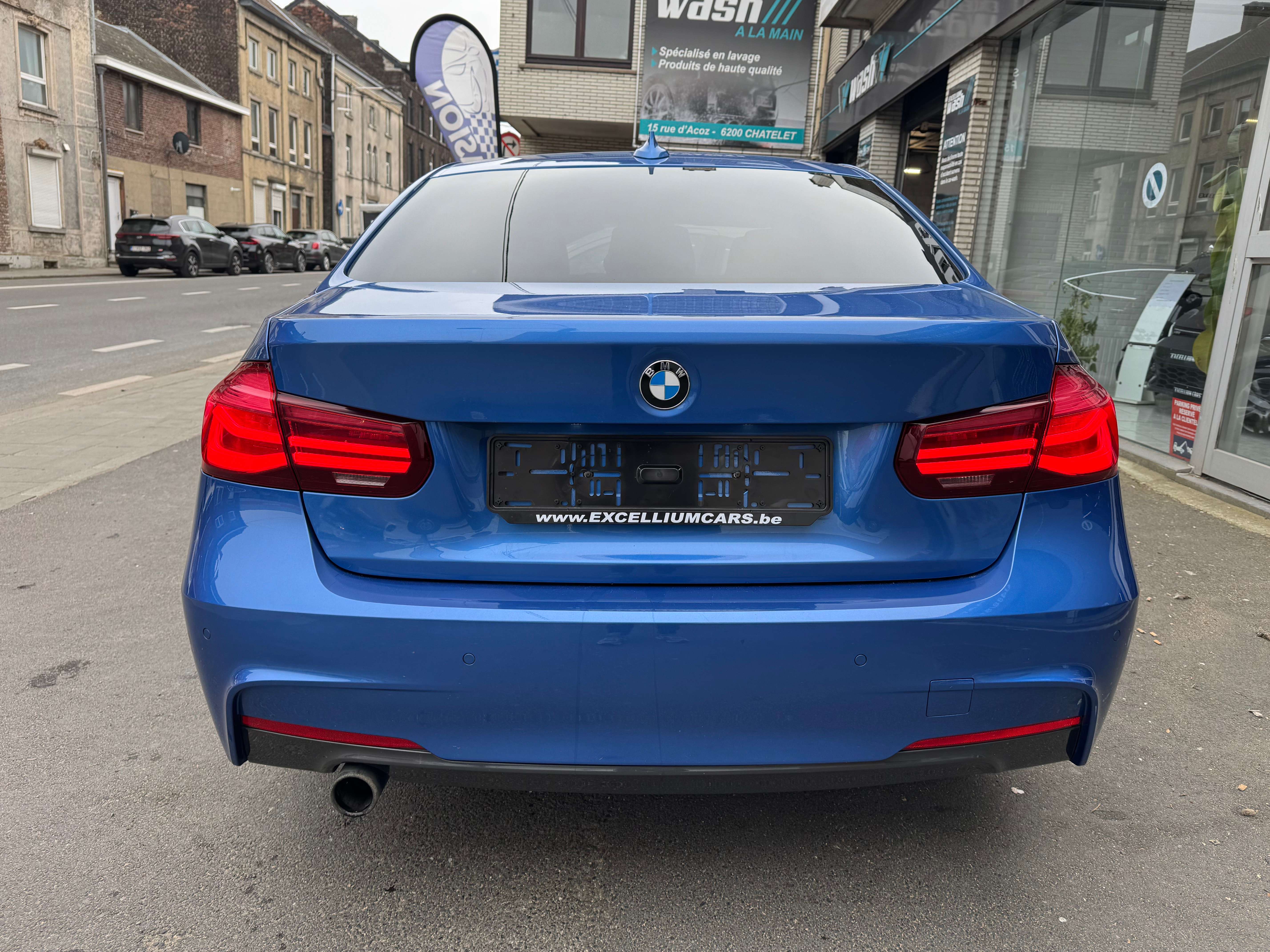BMW 318 I Pack m Cuir Jante Feux Led Gps Tres Propre Garat