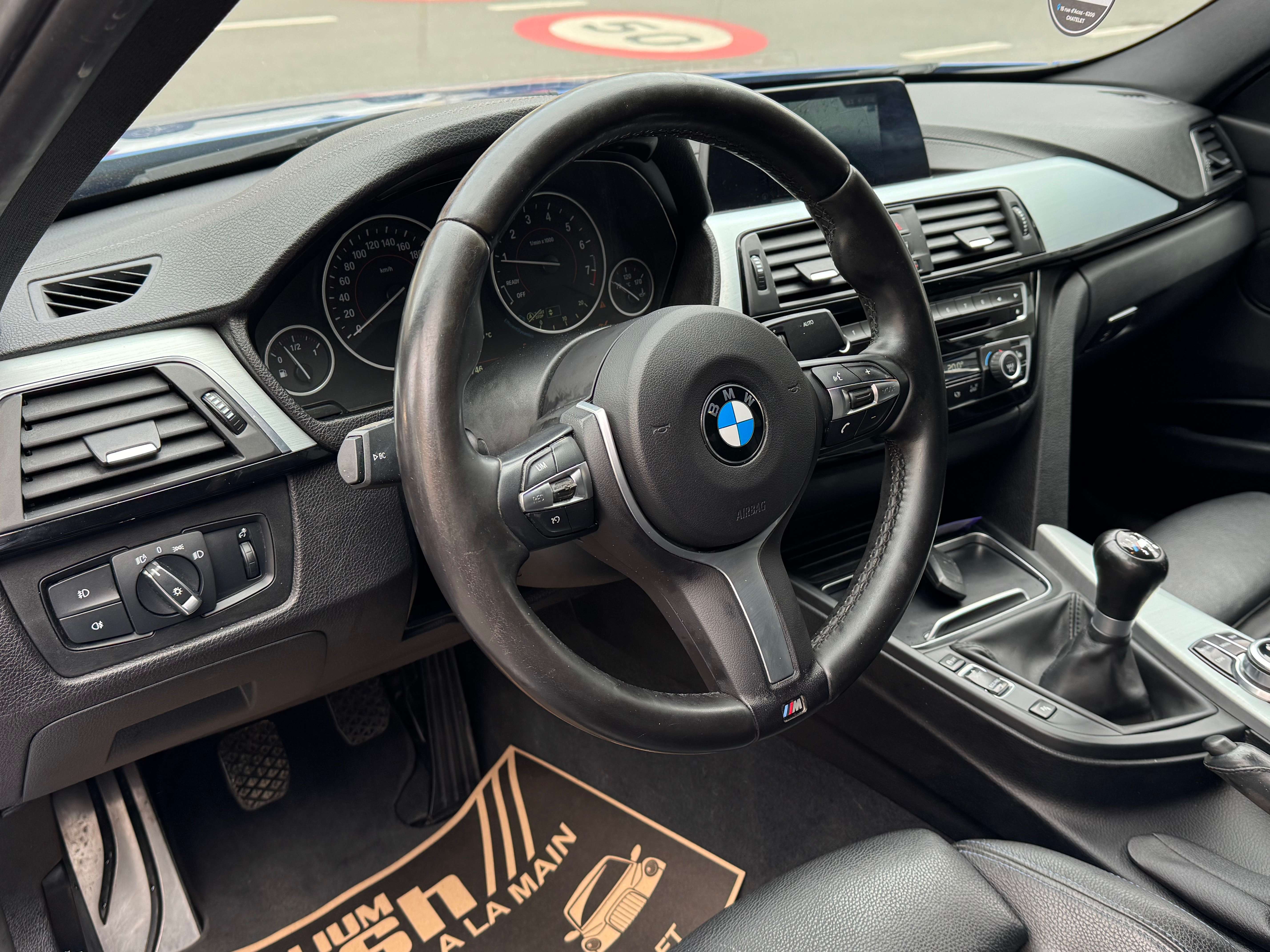 BMW 318 I Pack m Cuir Jante Feux Led Gps Tres Propre Garat