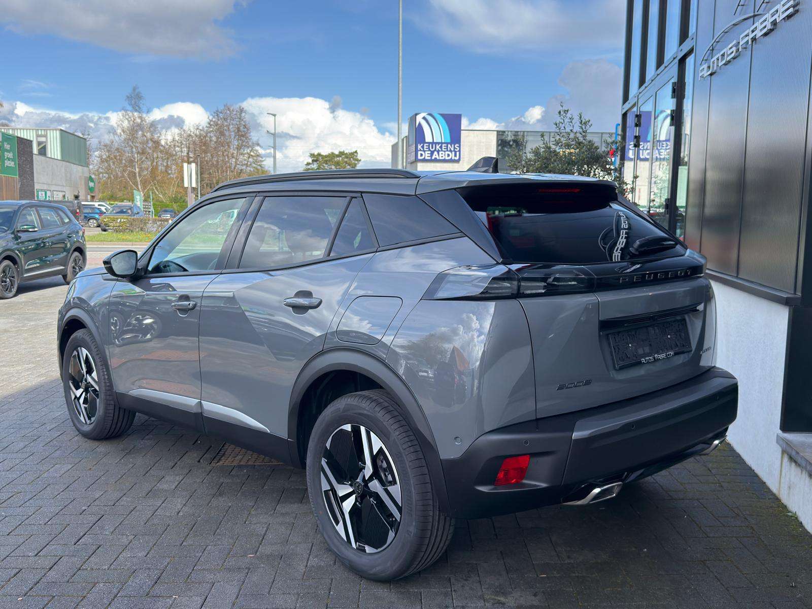 Peugeot 2008 12i Allure 145pk HYBRIDE AUTOMAAT !!! NIEUW !!!!