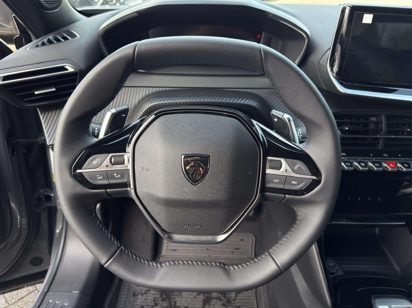 Peugeot 2008 12i Allure 145pk HYBRIDE AUTOMAAT !!! NIEUW !!!!