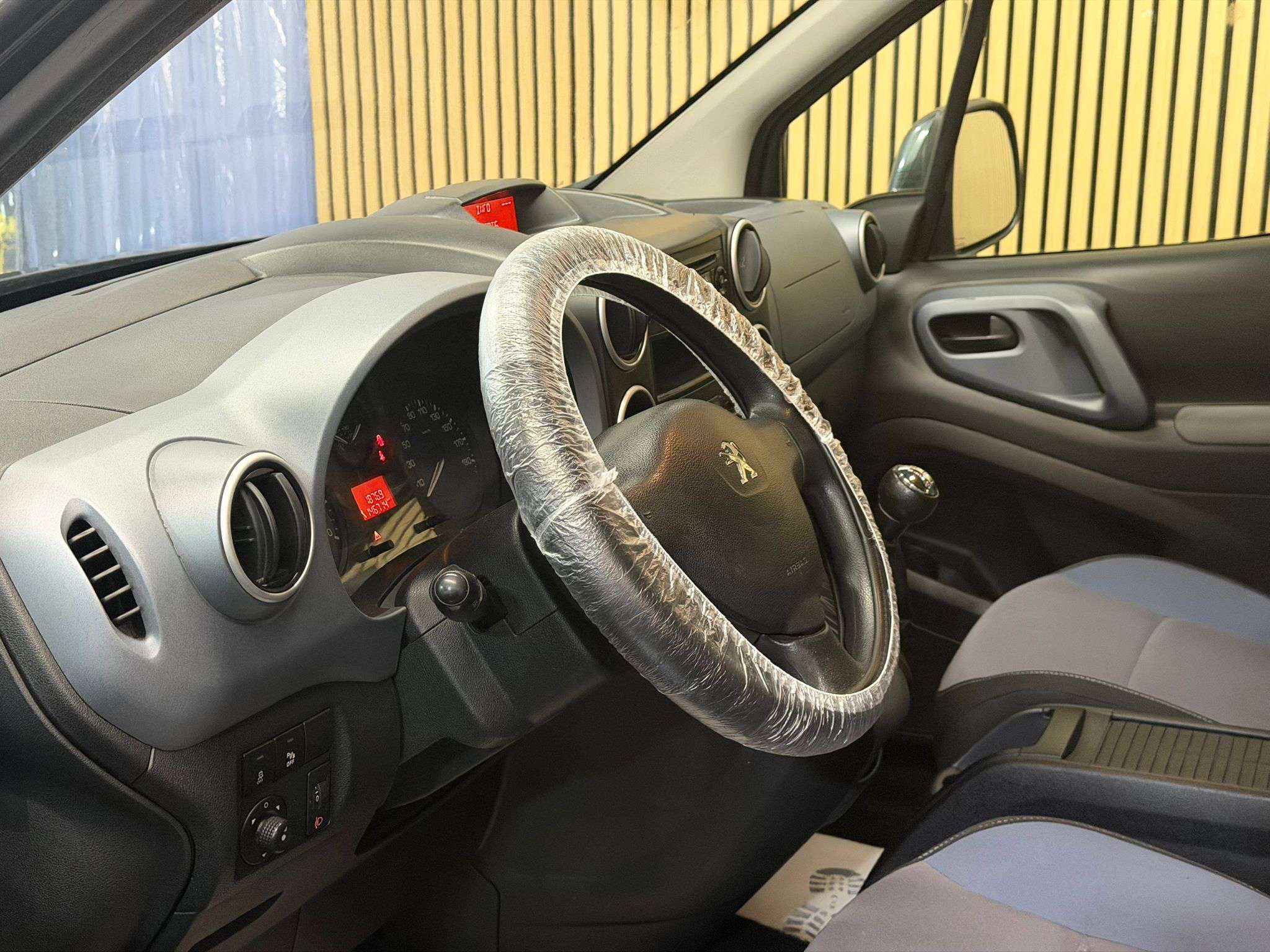 Peugeot Partner 1.6i TePee