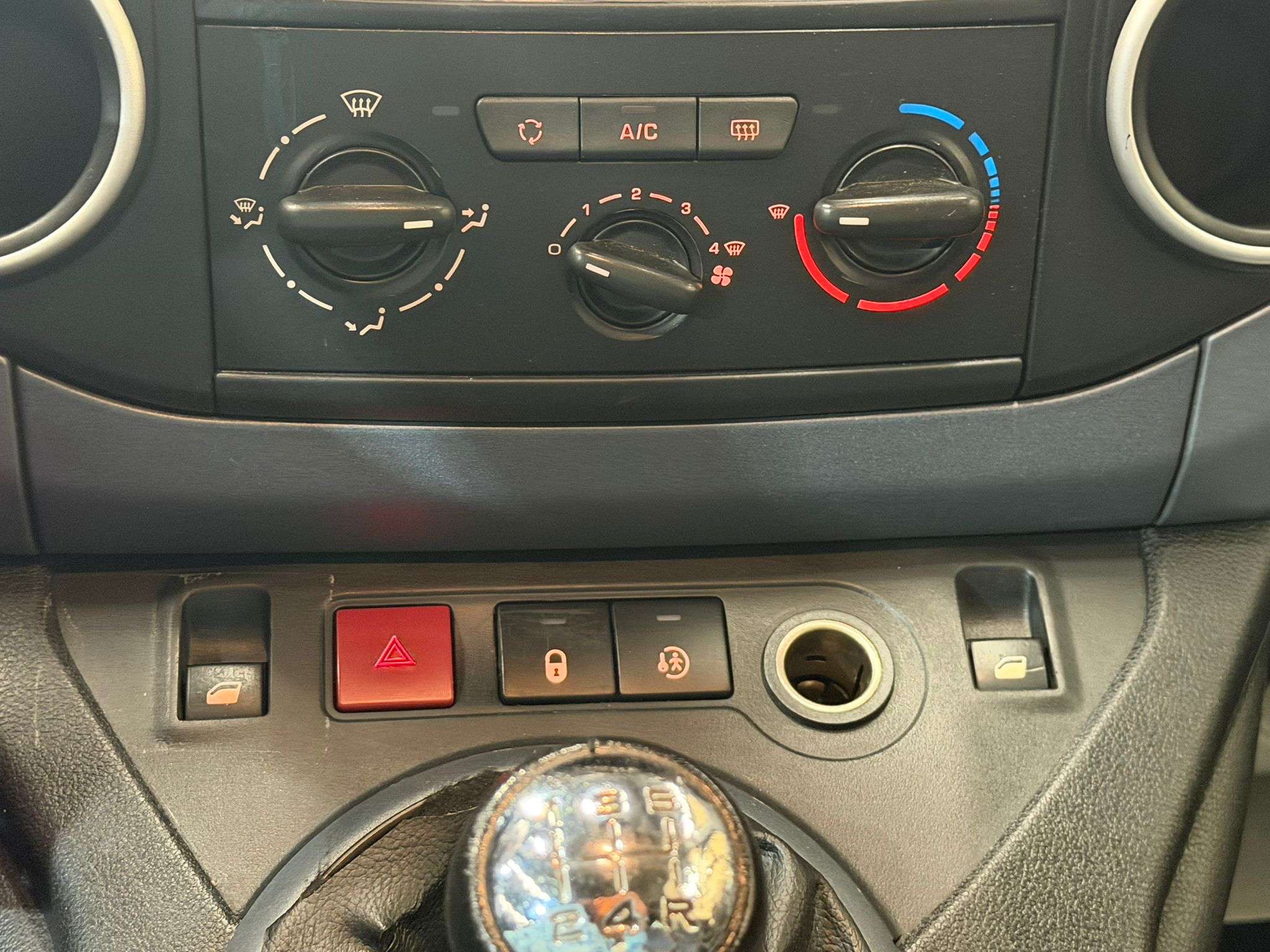 Peugeot Partner 1.6i TePee