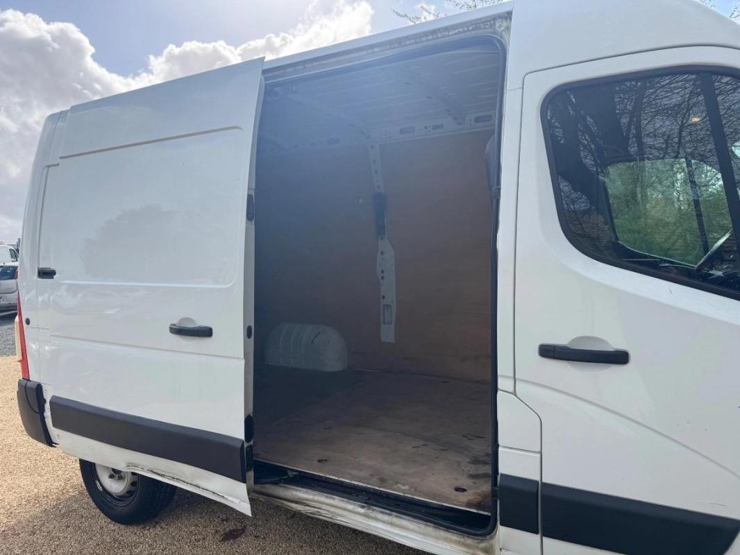 Renault Master Vu L2H2 2.3 DCI 125 CH F3300