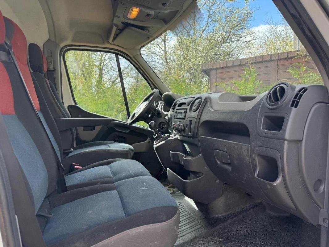 Renault Master Vu L2H2 2.3 DCI 125 CH F3300