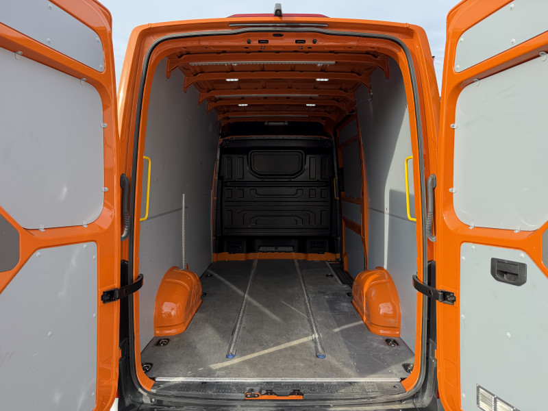 Volkswagen CRAFTER FG 35 L3H3 2.0 TDI 177CH BUSINESS LINE TRACTION BVA8
