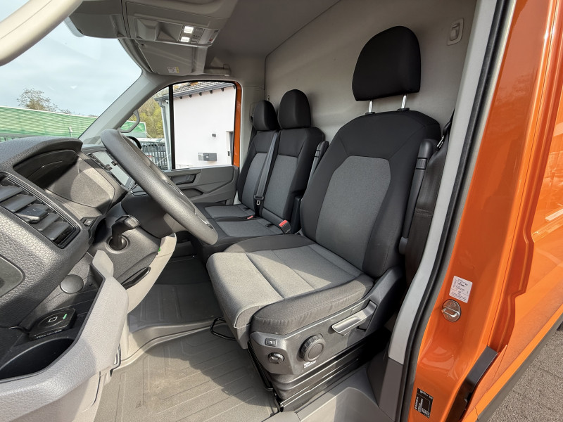 Volkswagen CRAFTER FG 35 L3H3 2.0 TDI 177CH BUSINESS LINE TRACTION BVA8
