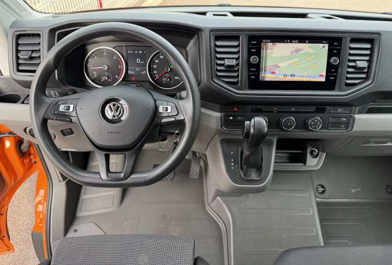 Volkswagen CRAFTER FG 35 L3H3 2.0 TDI 177CH BUSINESS LINE TRACTION BVA8