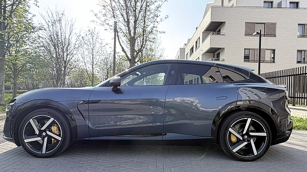 Tesla Model Y XiaomiYU7max