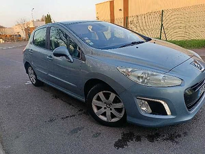 Peugeot 308 PEUGEOT 308 1.6 HDI 112 CHX ACTIVE