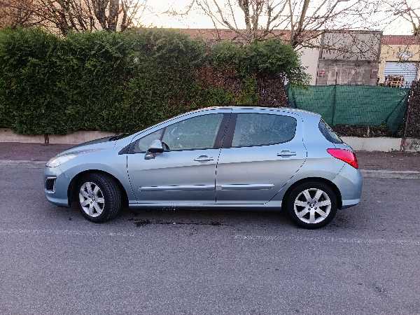 Peugeot 308 PEUGEOT 308 1.6 HDI 112 CHX ACTIVE