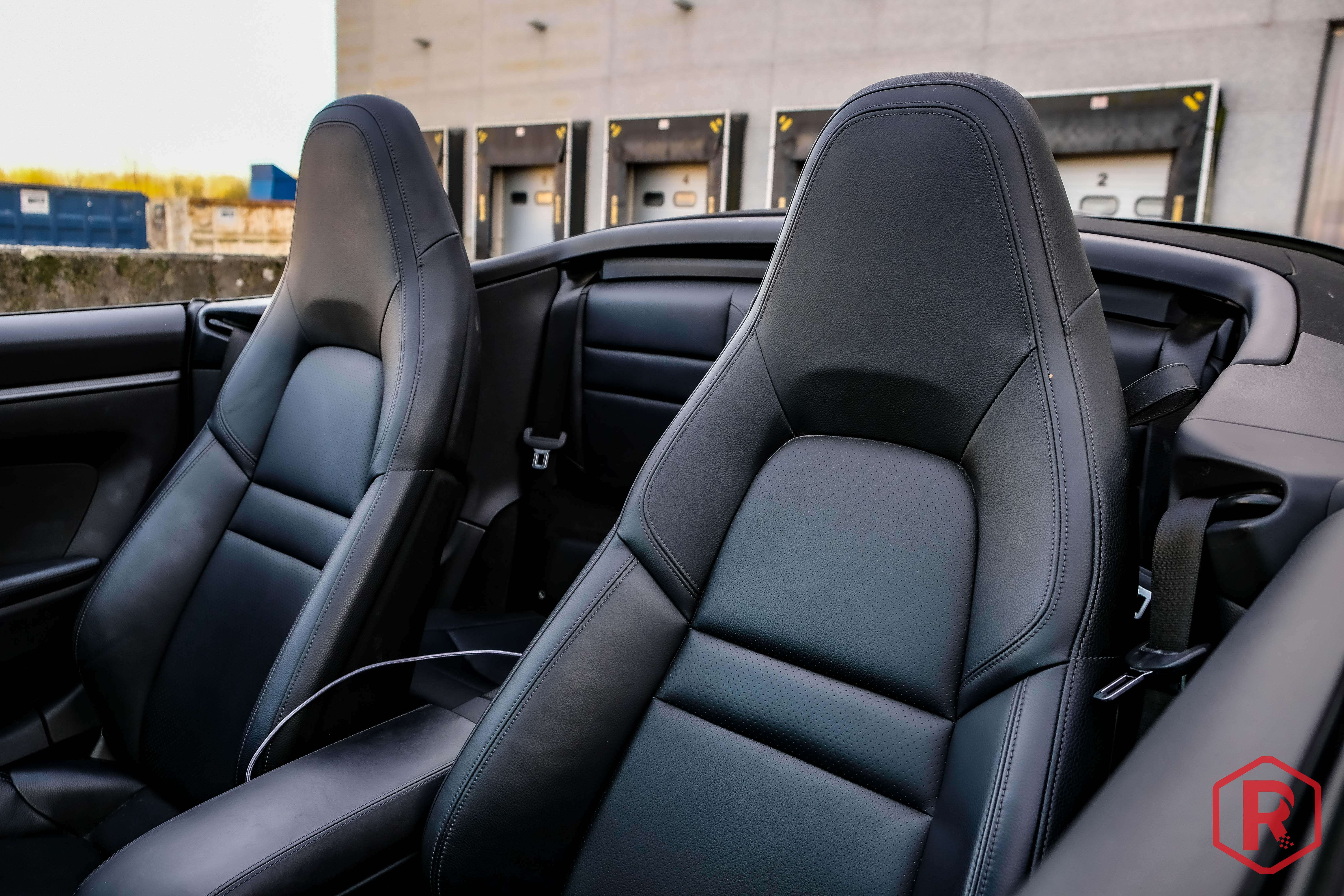 Porsche 911 Carrera 4 Cabriolet Sport Chrono PASM 992
