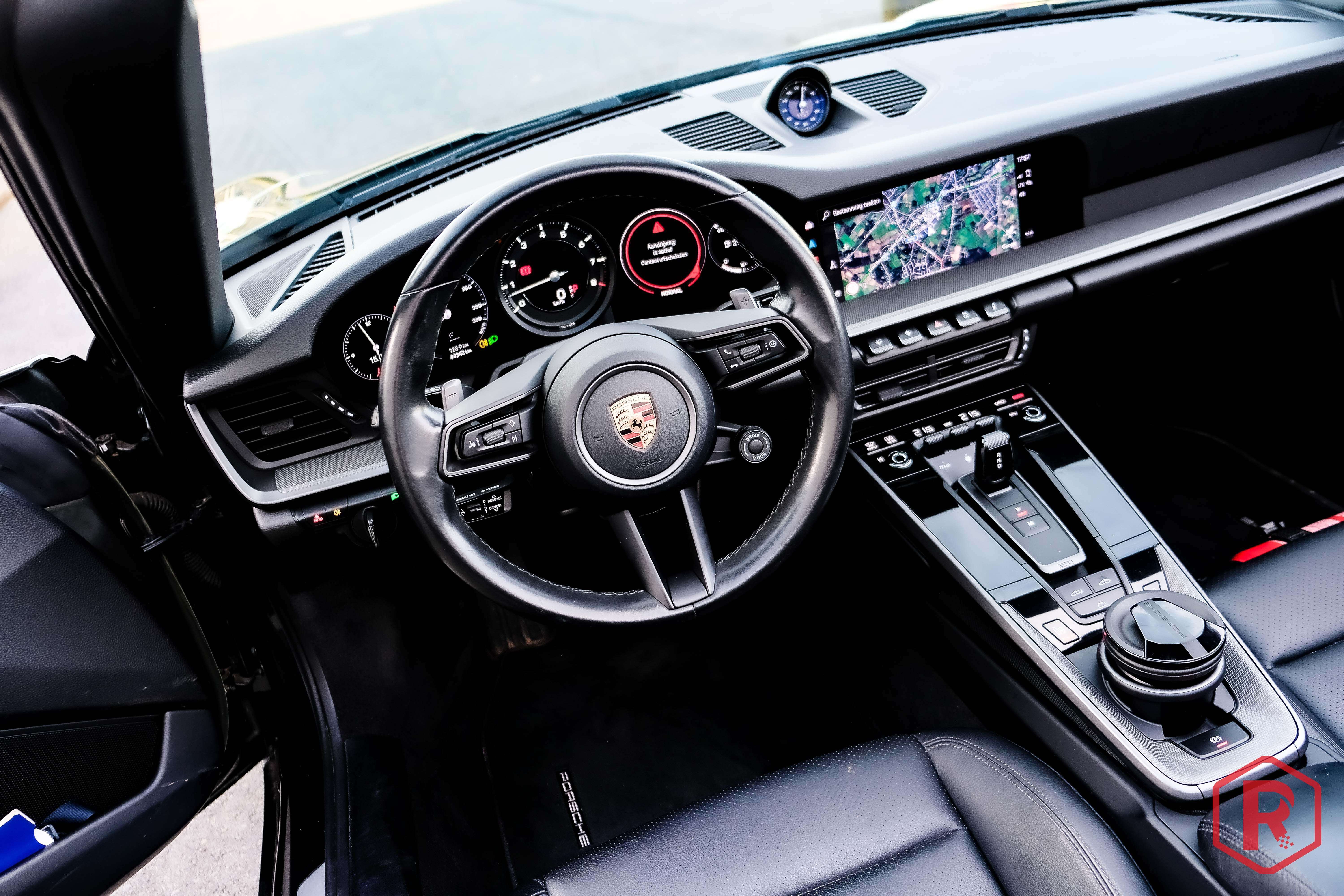 Porsche 911 Carrera 4 Cabriolet Sport Chrono PASM 992
