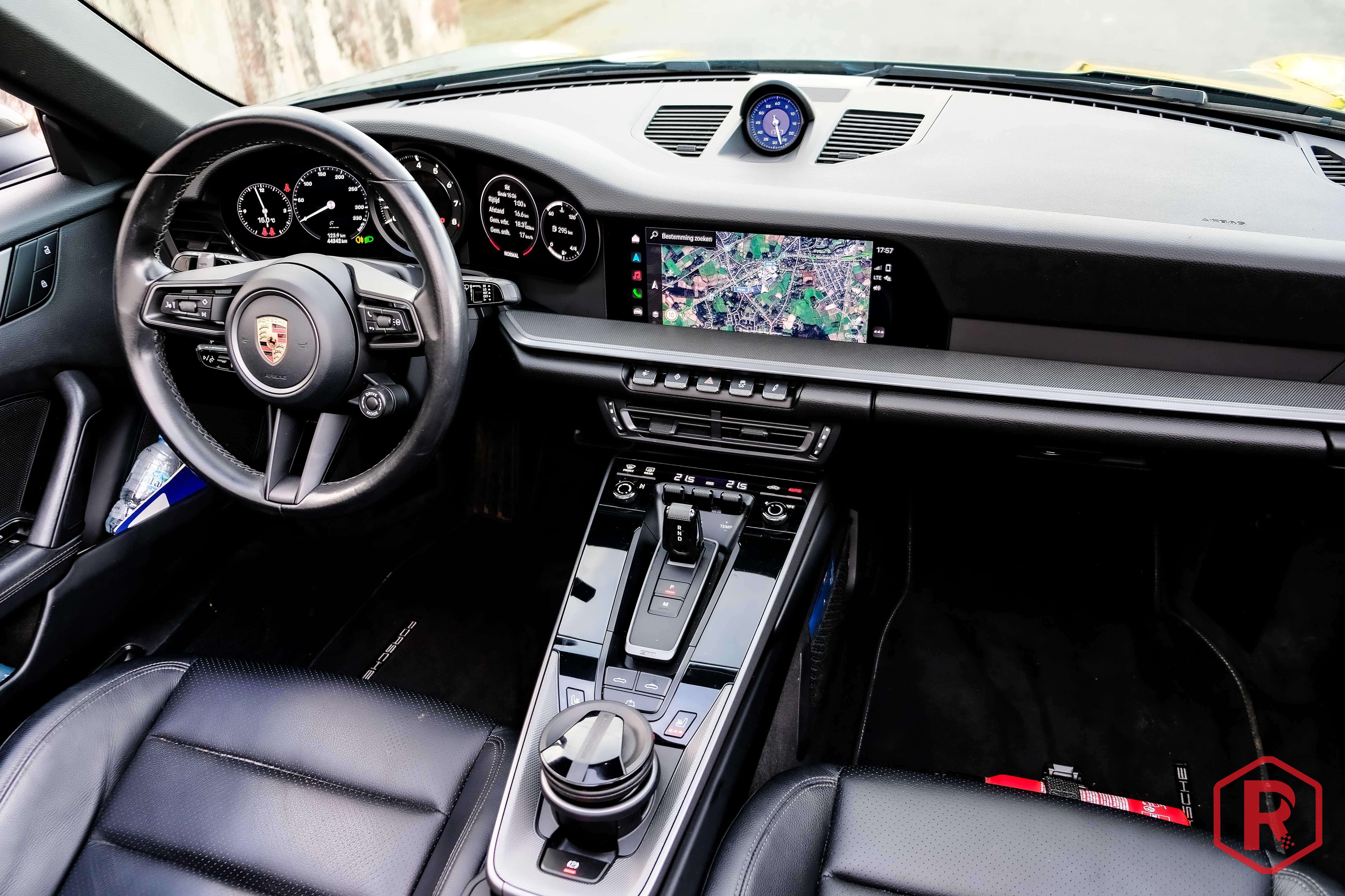 Porsche 911 Carrera 4 Cabriolet Sport Chrono PASM 992