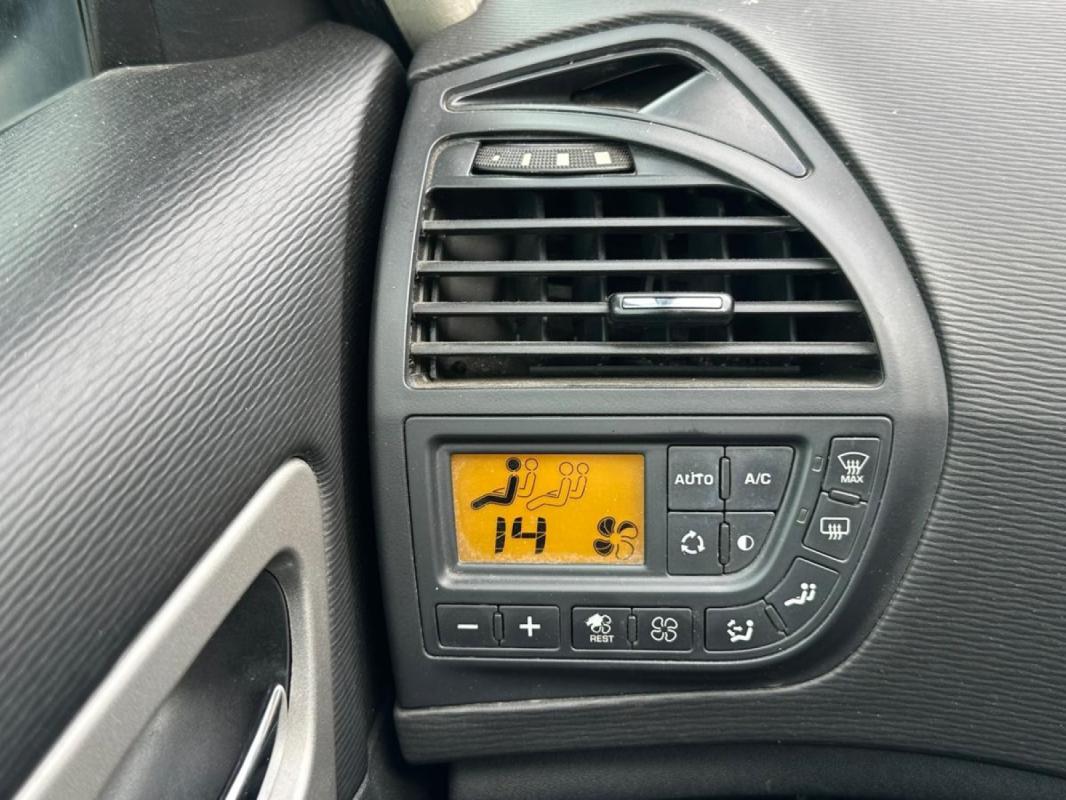 Citroen C4 e-HDi 110 Airdream 7 pl Confort BMP6