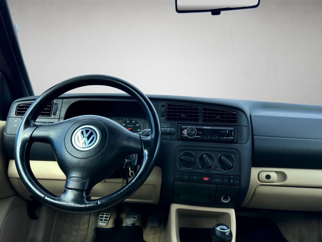 Volkswagen Golf 1.6i Carat