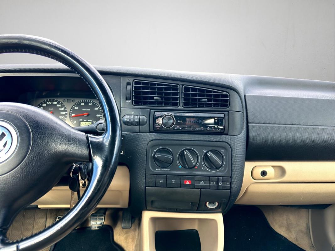 Volkswagen Golf 1.6i Carat