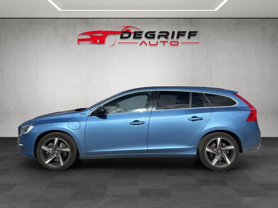 Volvo V60 D6 AWD 215 + 68 ch R-Design Geartronic A