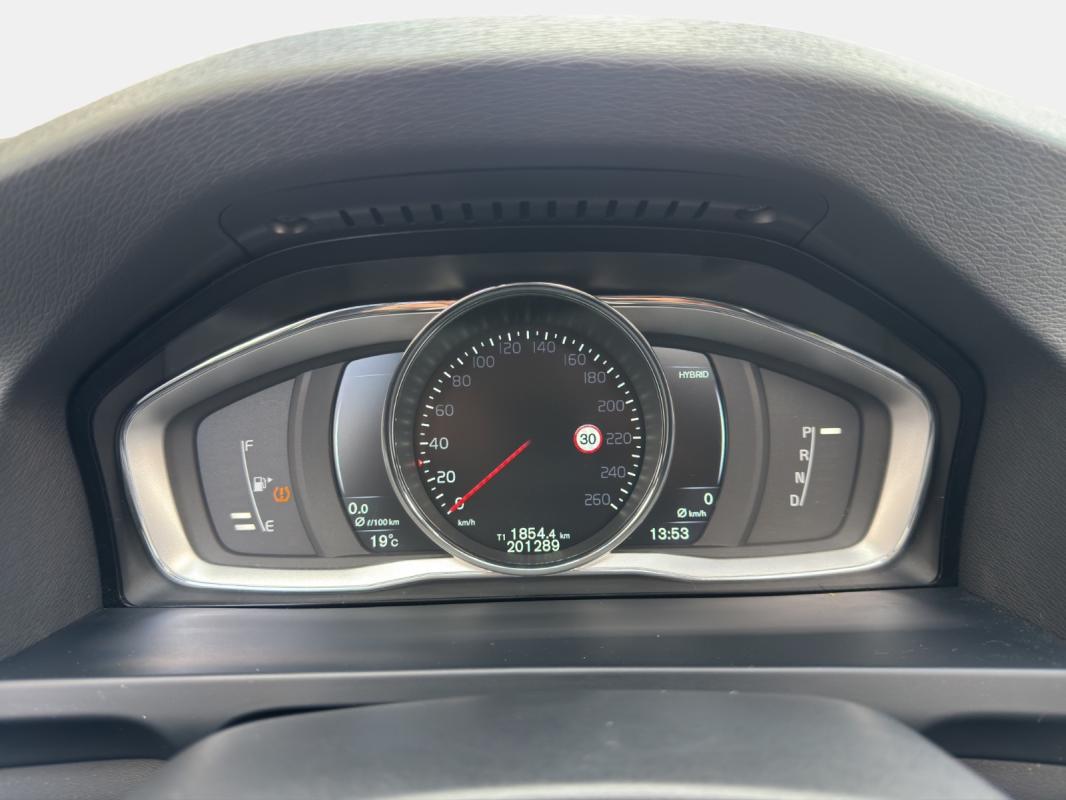 Volvo V60 D6 AWD 215 + 68 ch R-Design Geartronic A