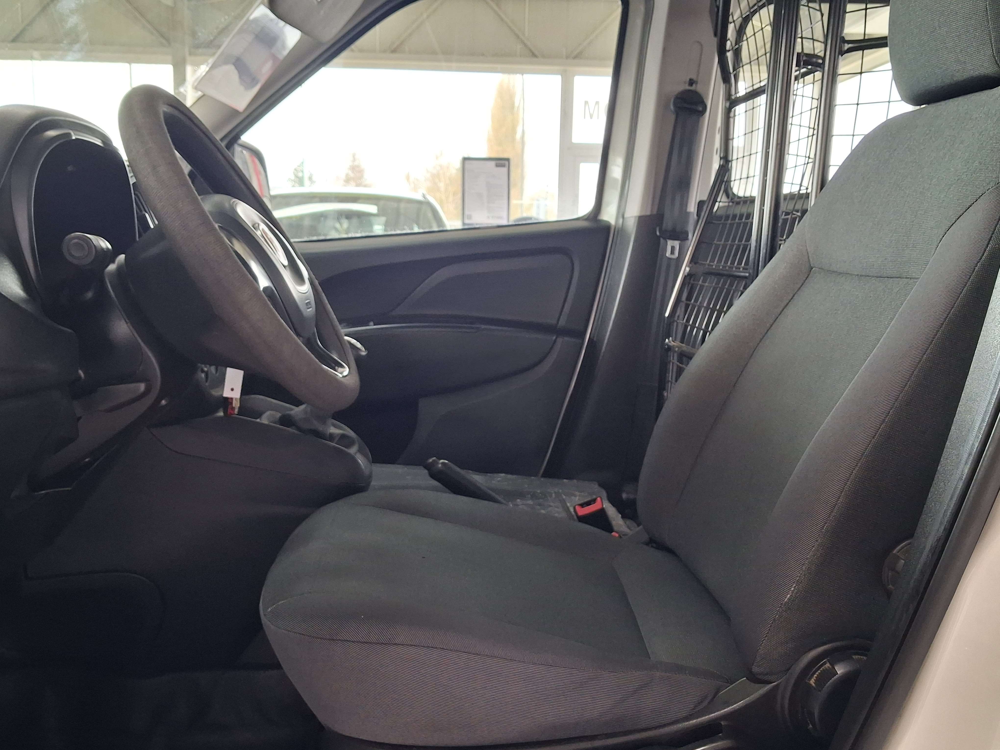 Fiat Doblo 1.3 JTD/LONG CHASSIS/ATTELAGE /VITRE/ 6 PORTES/USB
