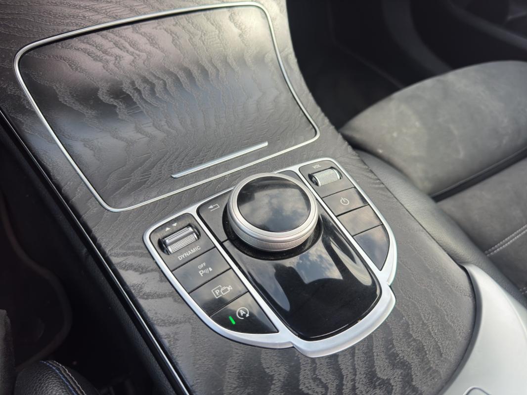 Mercedes-Benz Classe C 220 d 9G-Tronic AMG Line 100% francaise PRIX EN HT 20% de la tva a rajouter pour les particuliers