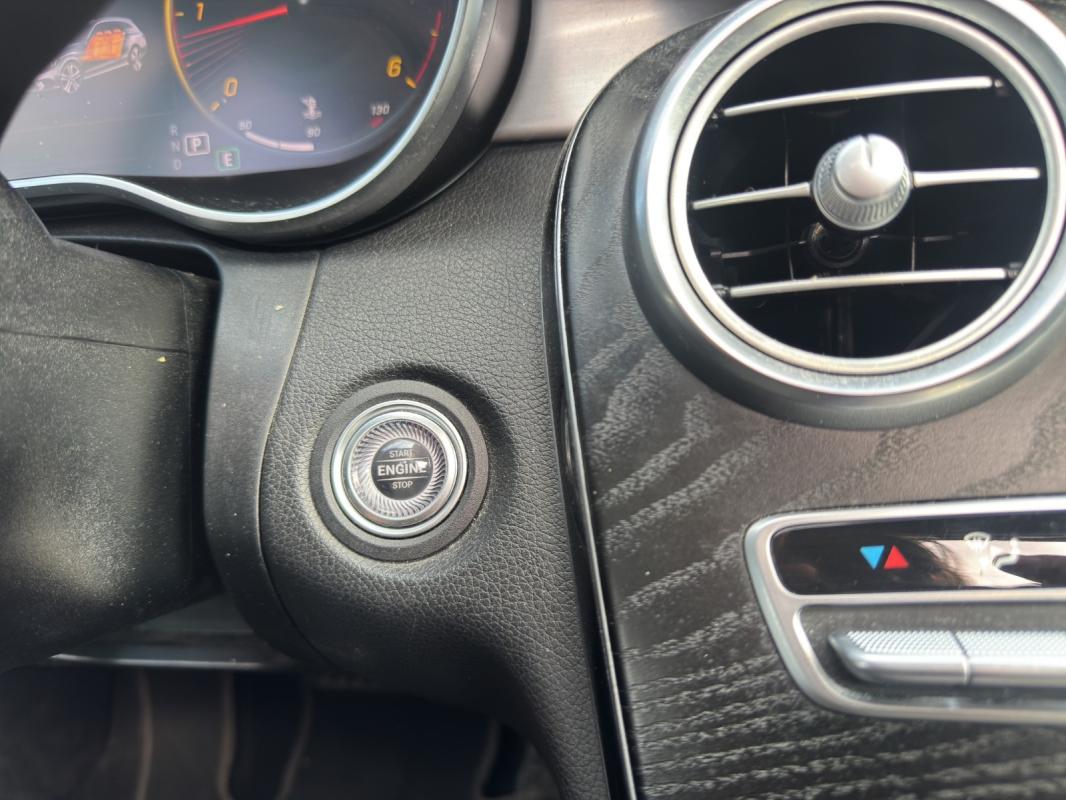 Mercedes-Benz Classe C 220 d 9G-Tronic AMG Line 100% francaise PRIX EN HT 20% de la tva a rajouter pour les particuliers