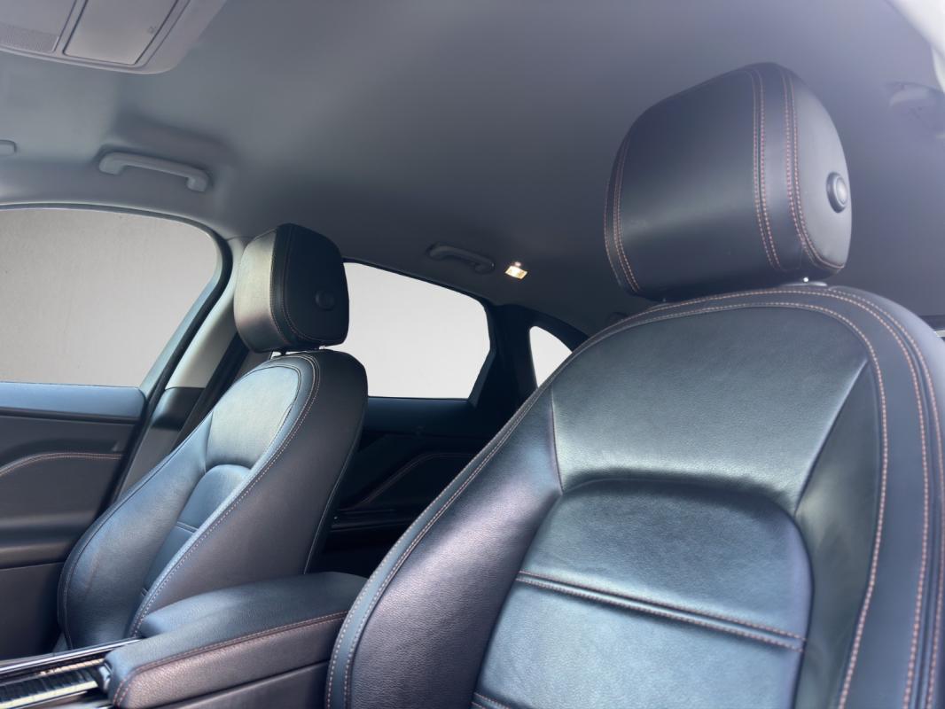Jaguar F-pace 2.0 D - 180 ch AWD BVA8 Prestige