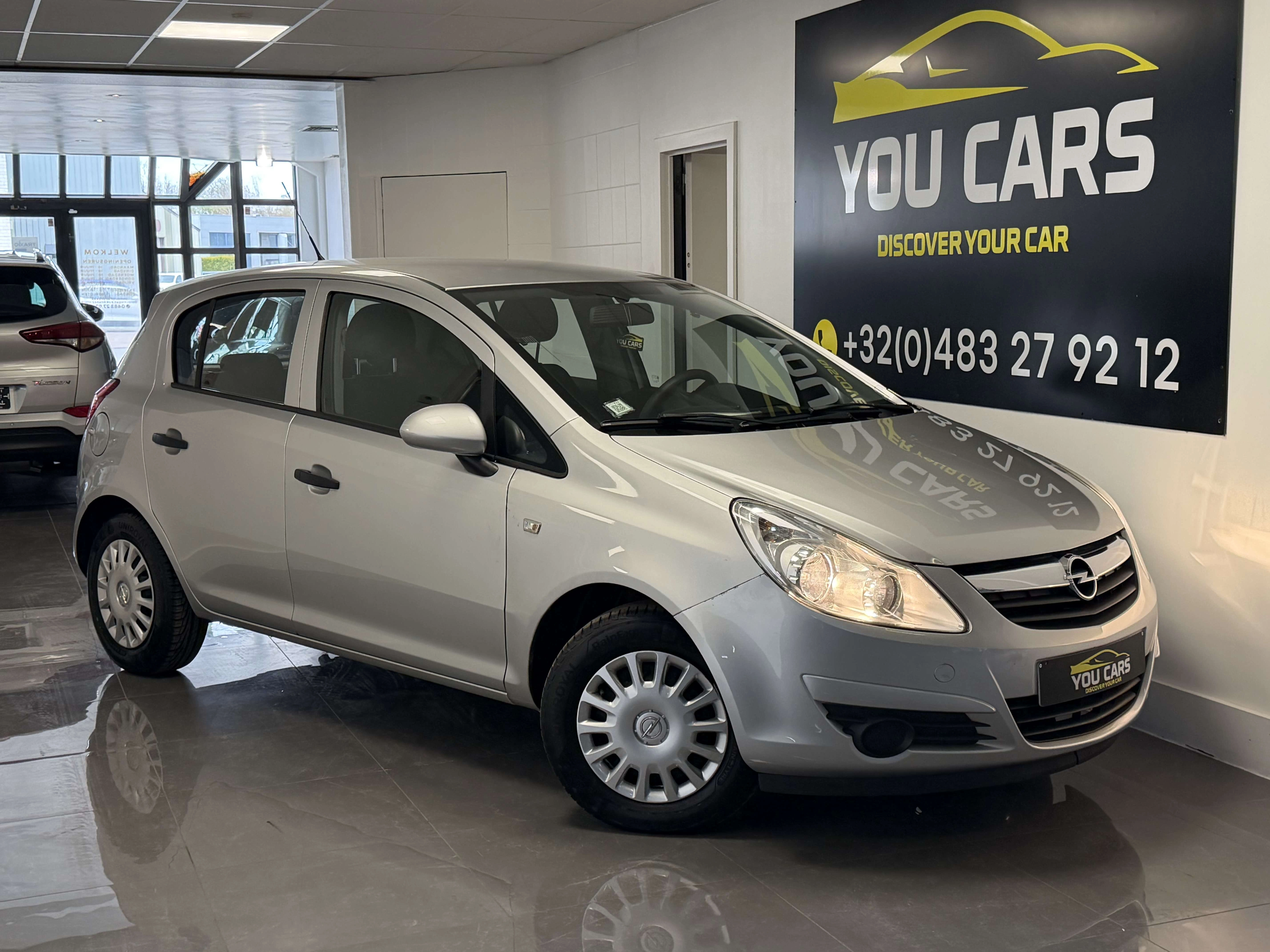 Opel Corsa 1.2i Cosmo 1 jaar Garantie