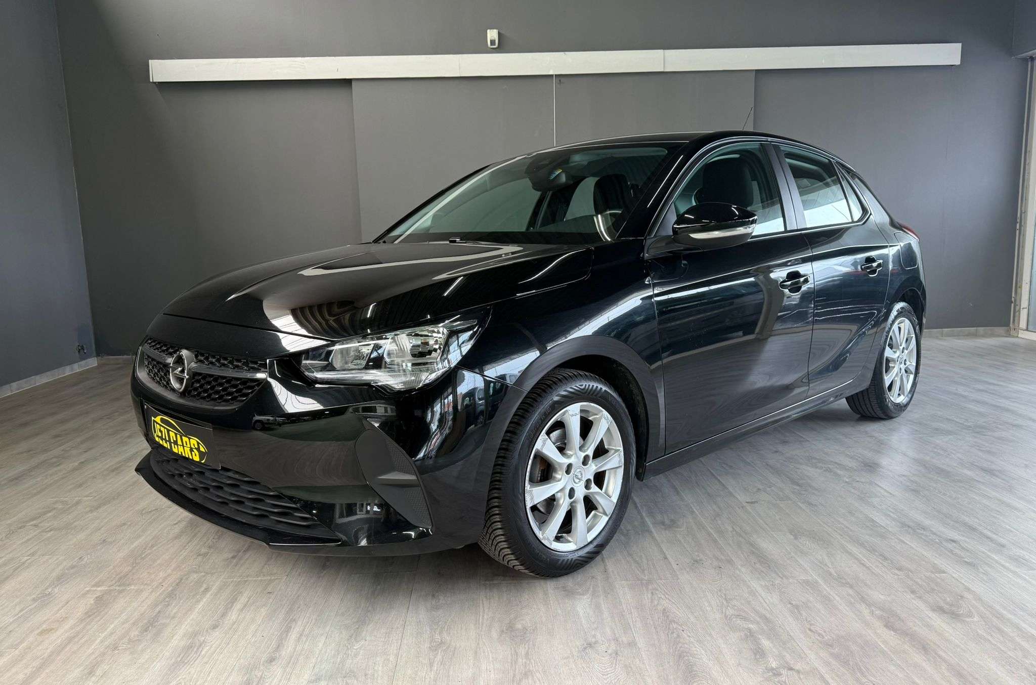 Opel Corsa 1.2/1 jaar garantie/apple carplay/360 camera