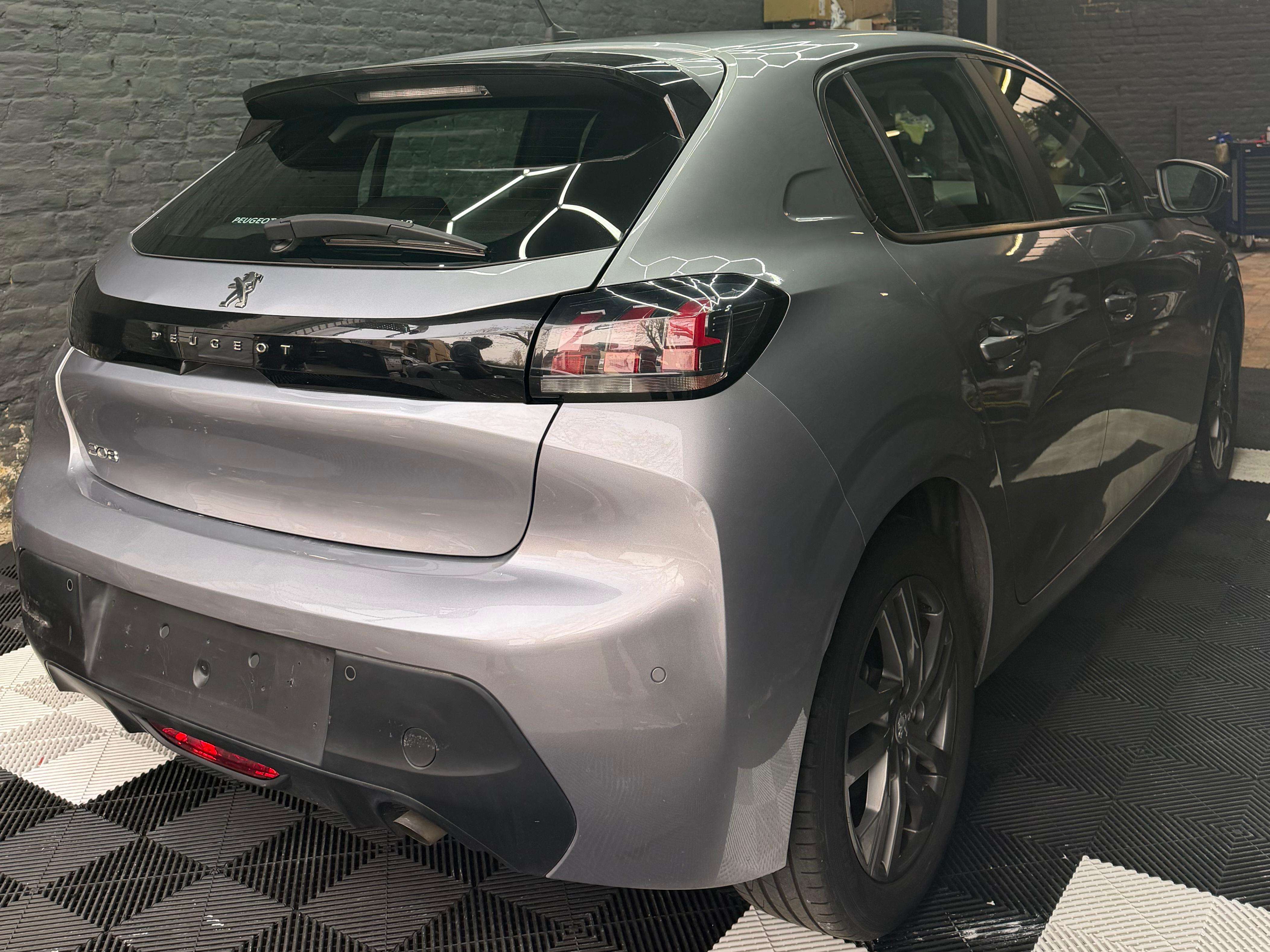 Peugeot 208 208 1.2i  Active Pack
