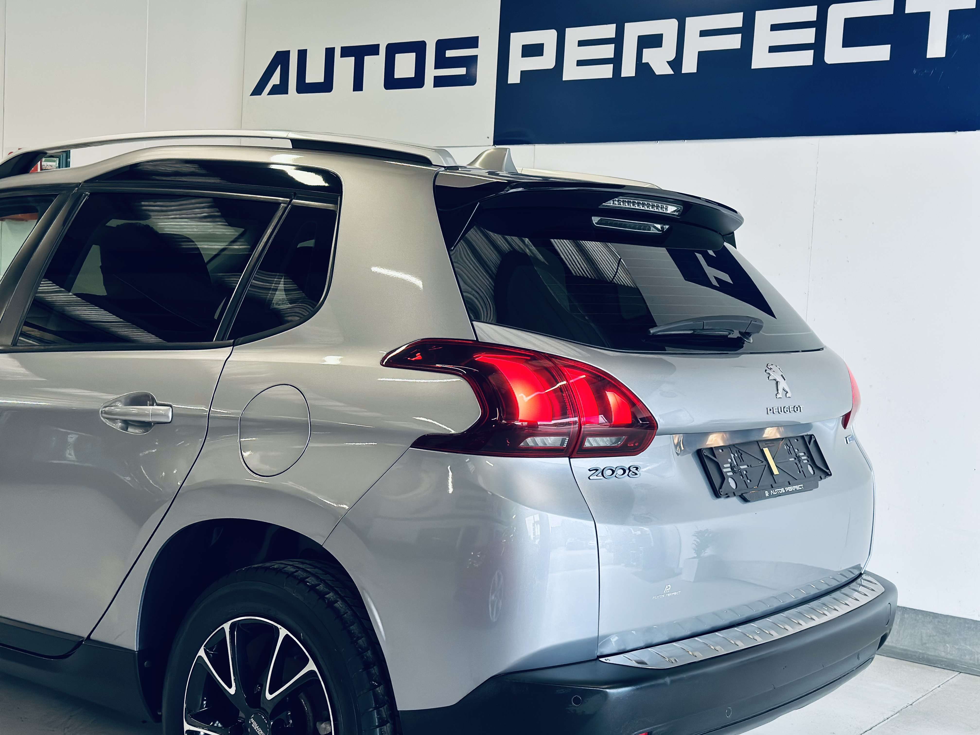 Peugeot 2008 1.6 PDC NAVI CLIM BIZONE LIM CRUISE ISOFIX JA16