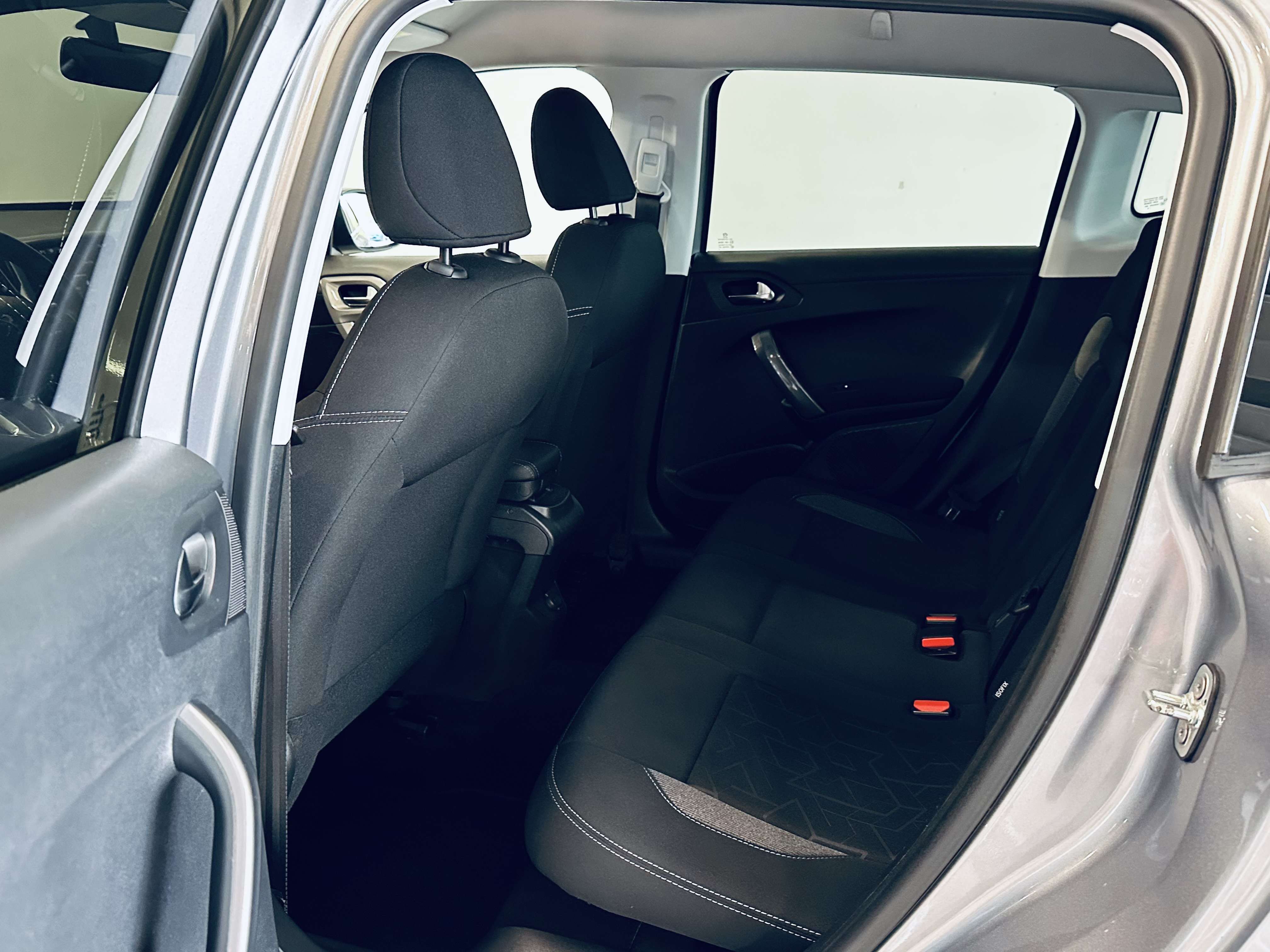 Peugeot 2008 1.6 PDC NAVI CLIM BIZONE LIM CRUISE ISOFIX JA16