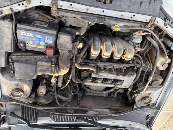 Toyota Avensis 2001 essence