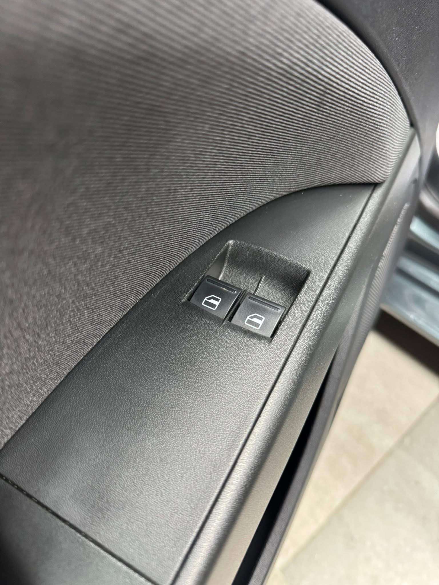 SEAT Leon Leon 1.6 CR TDi Ultima **12 mois de garantie**