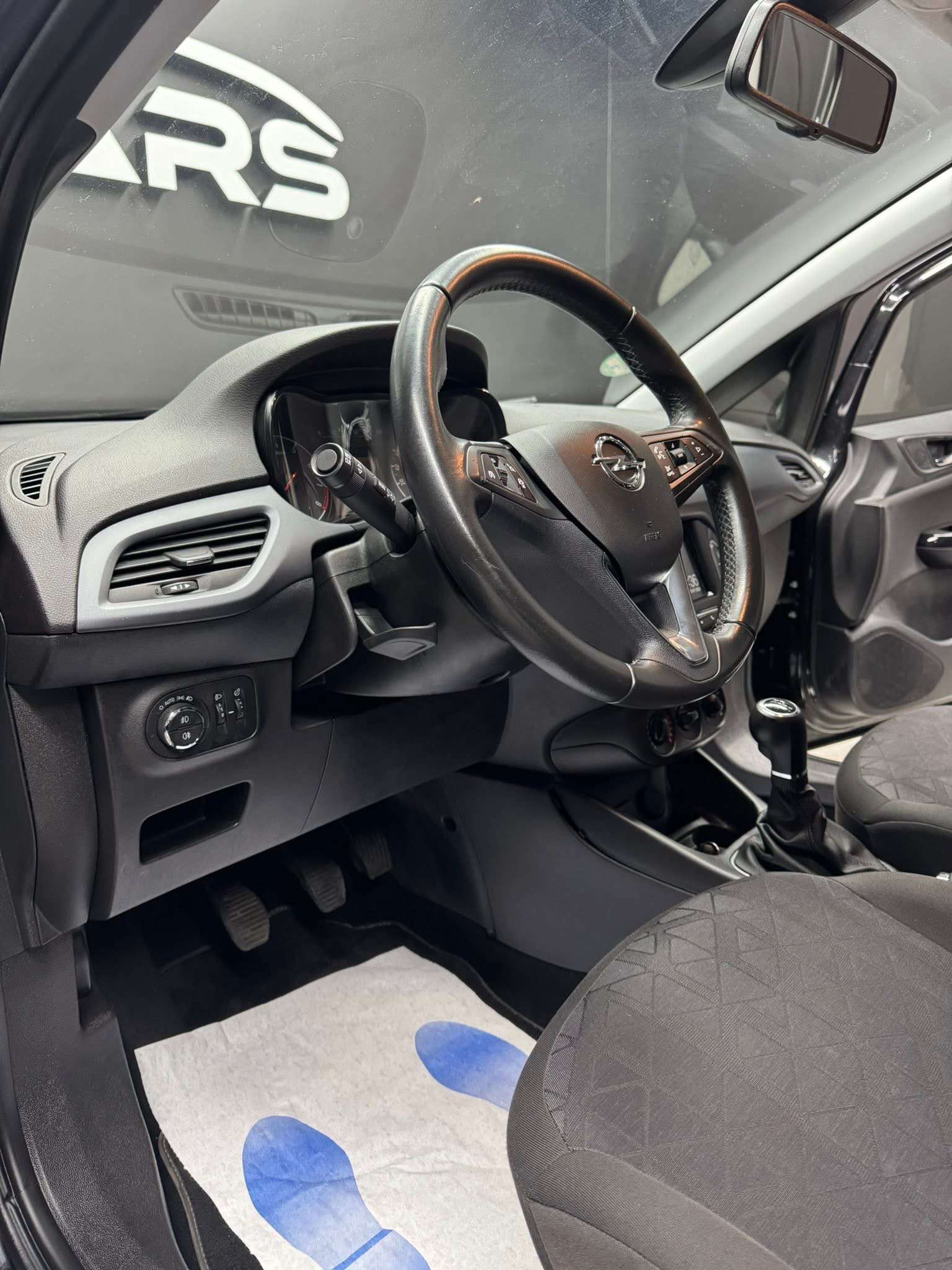Opel Corsa Réservé