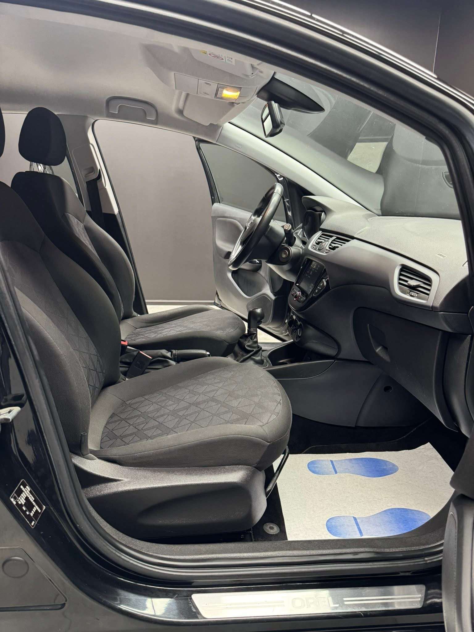 Opel Corsa Réservé