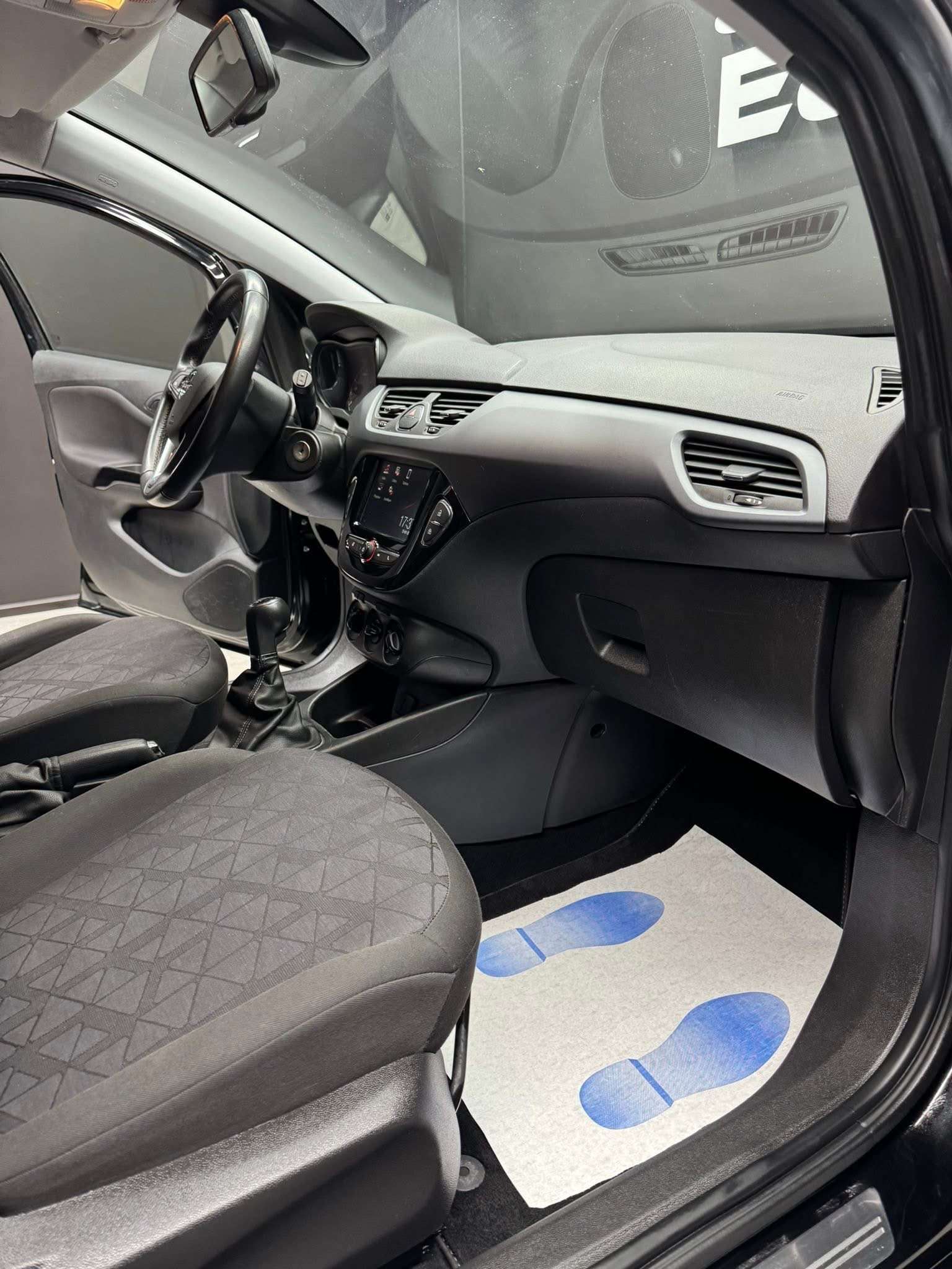 Opel Corsa Réservé