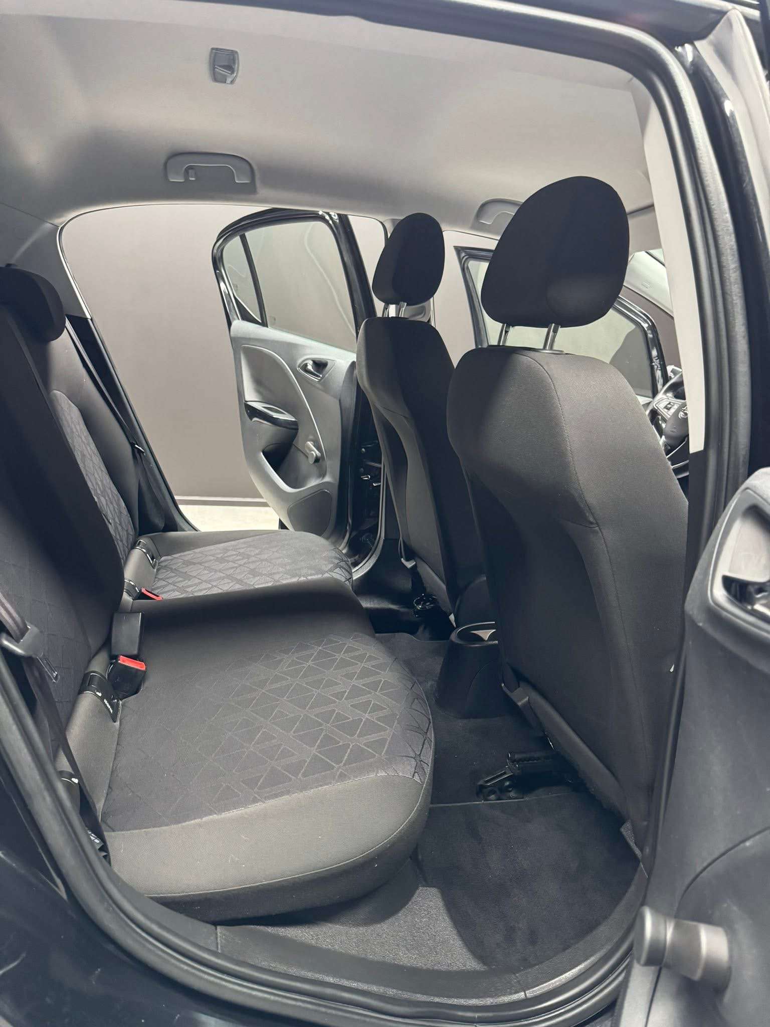 Opel Corsa Réservé
